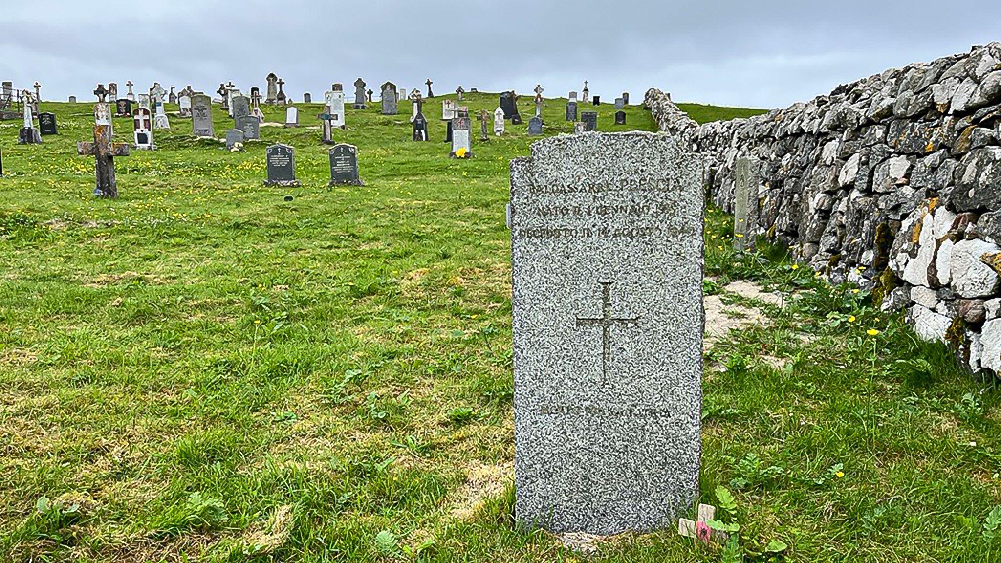 Clach-uaghach ann an Uibhist