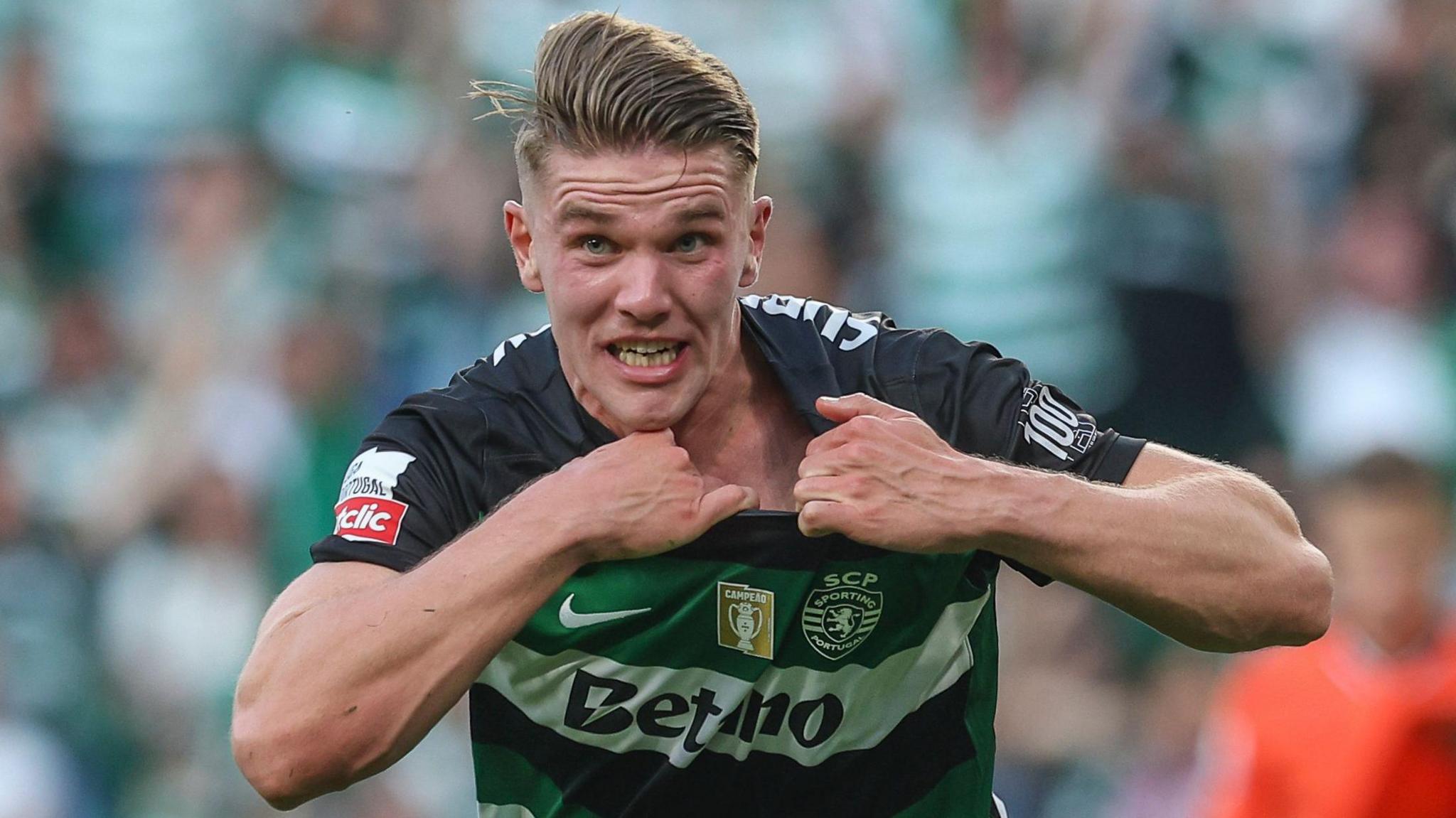 Viktor Gyokeres celebrates