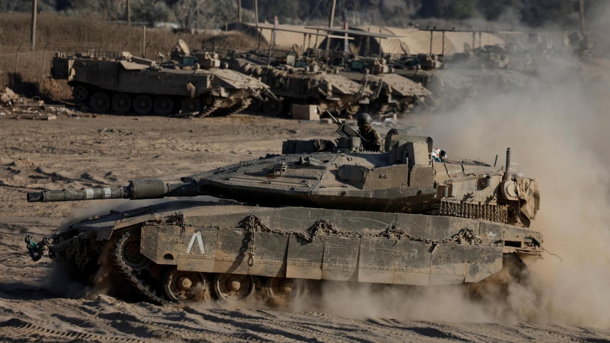 Israeli tank manoeuvres near the Israel-Gaza border (14 August 2024) 