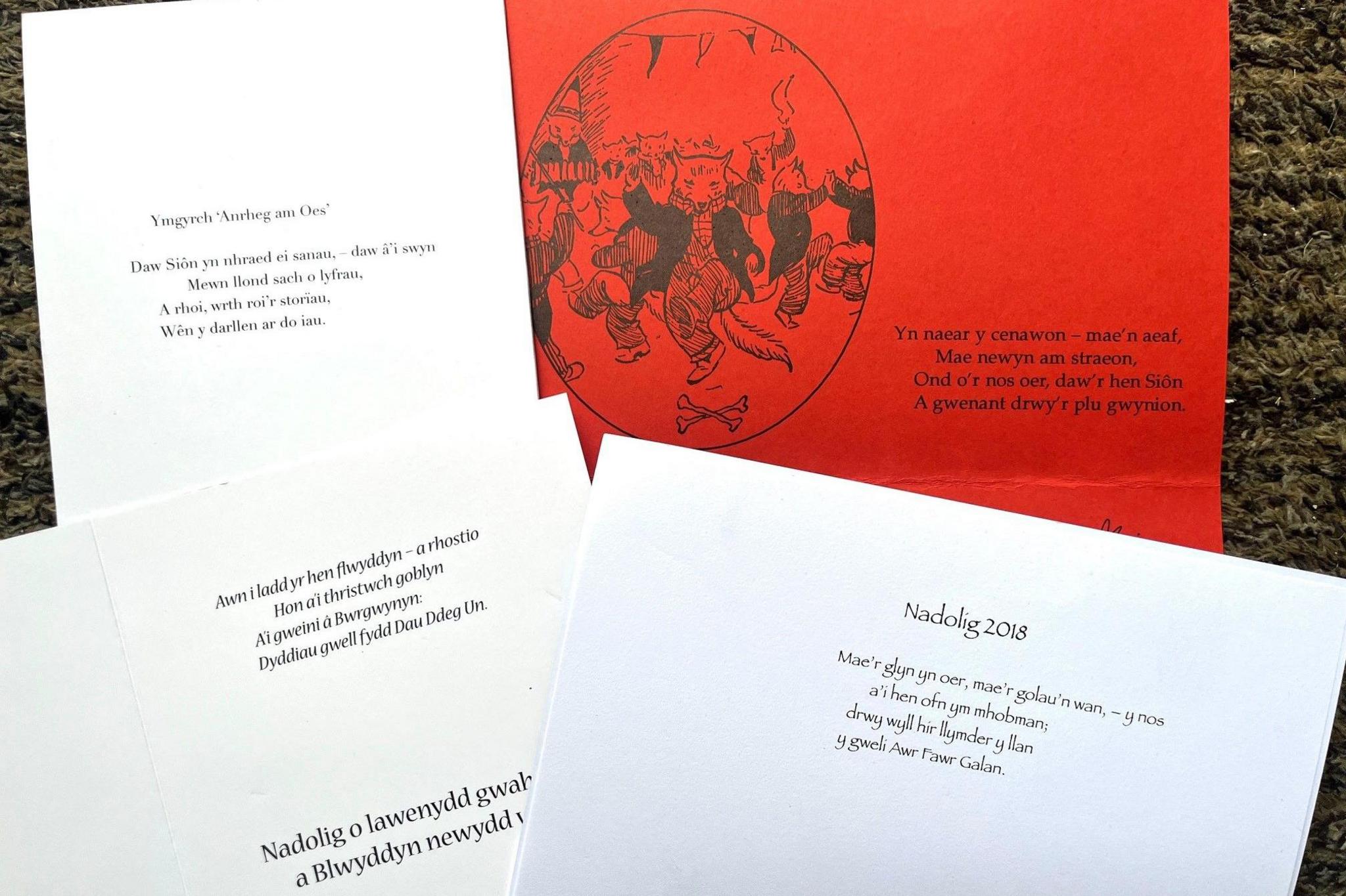 Rhai o englynion y cardiau Nadolig dros y blynyddoedd 