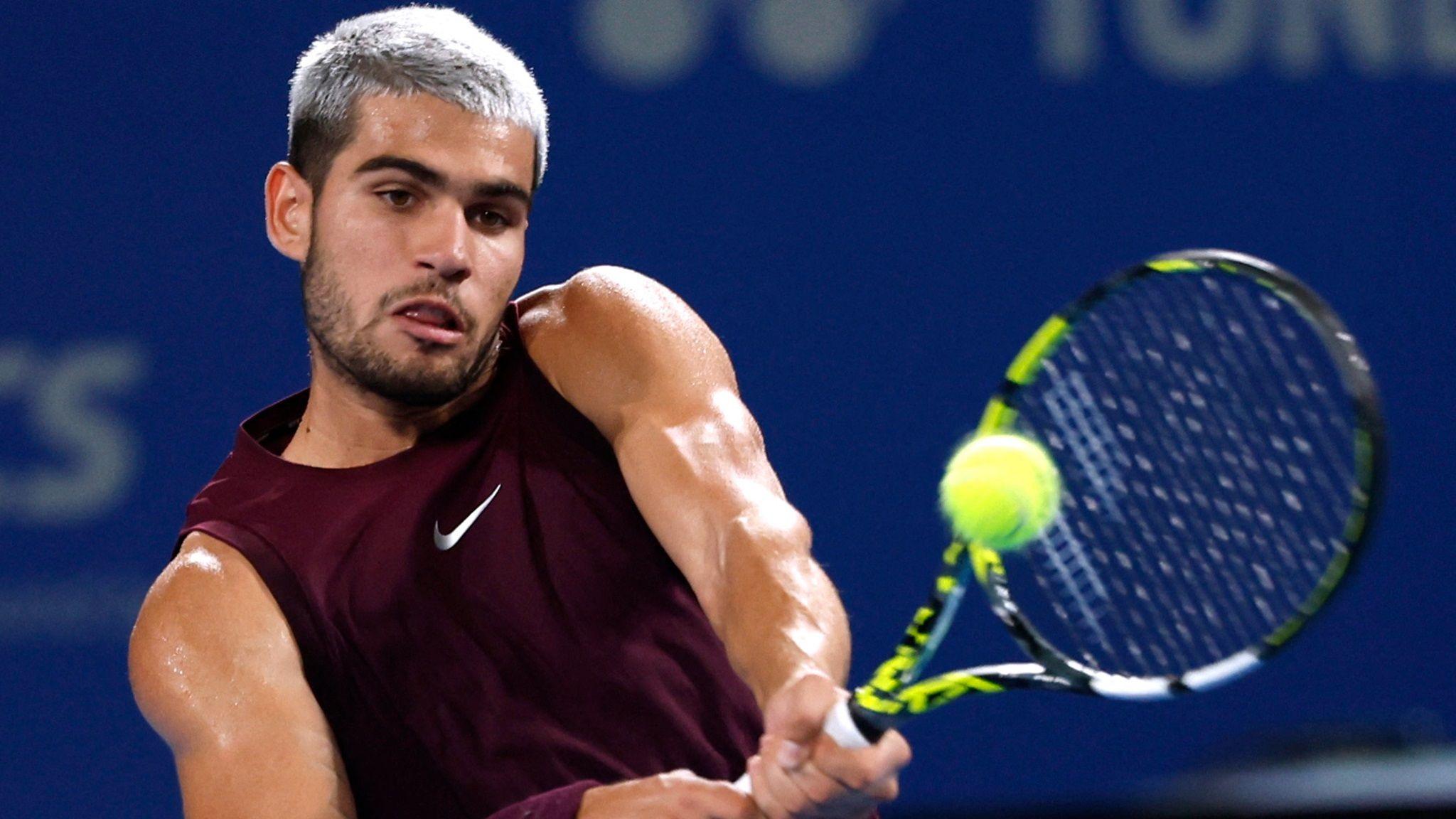 Carlos Alacaraz playing in the Japan Open