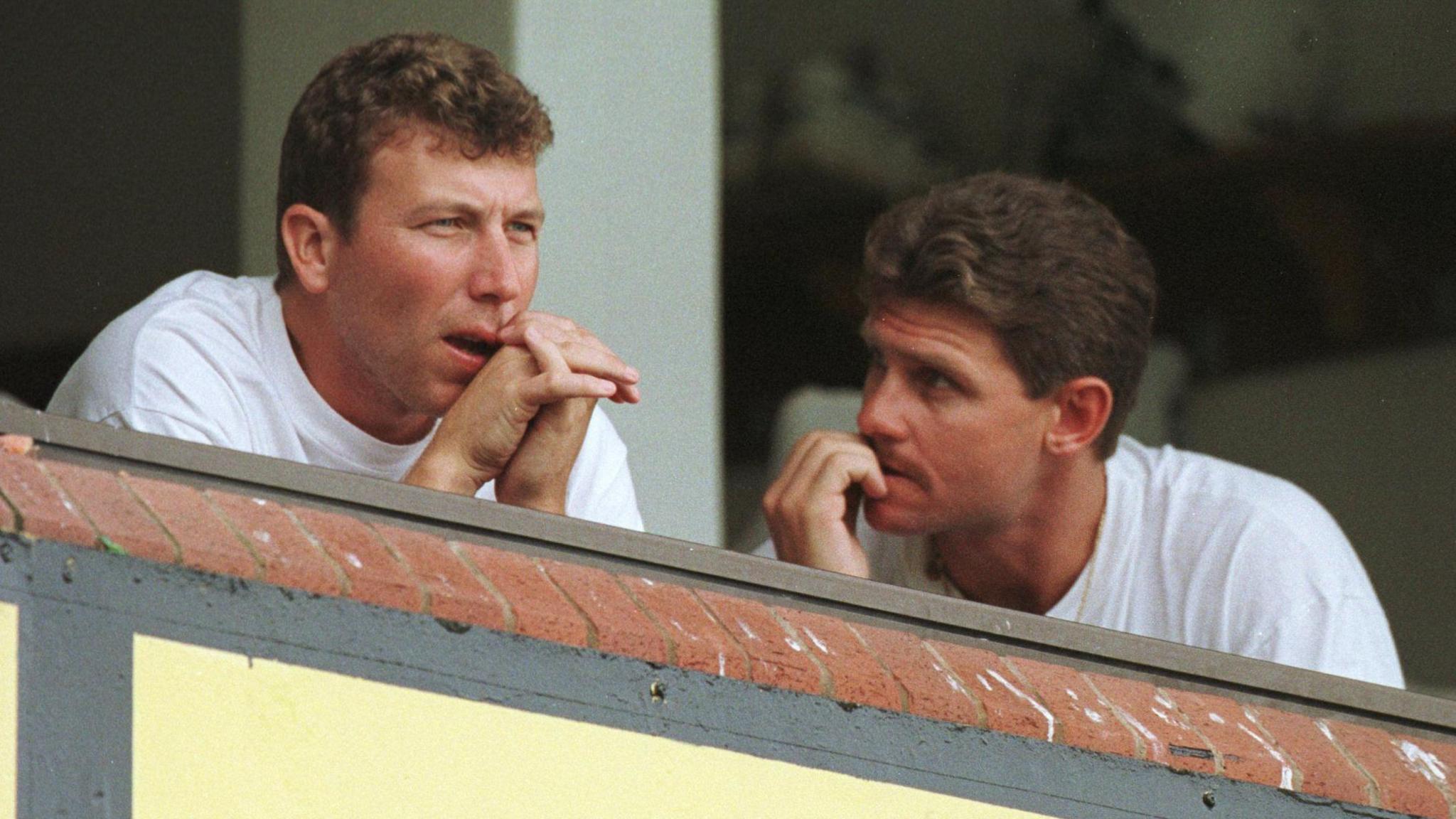 Michael Atherton and Robin Smith in 1995
