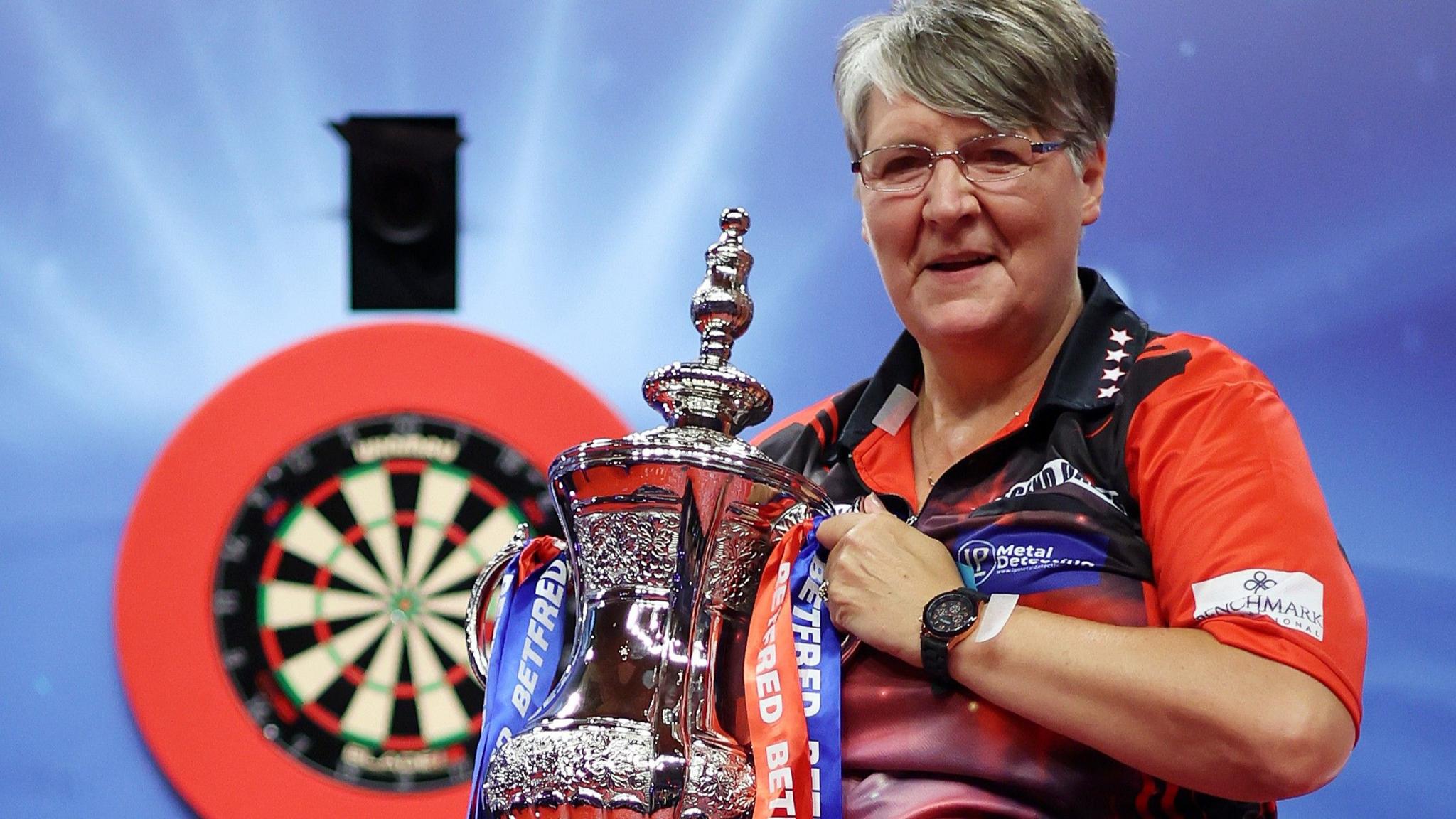 Lisa Ashton holds the Women's World Matchplay trophy