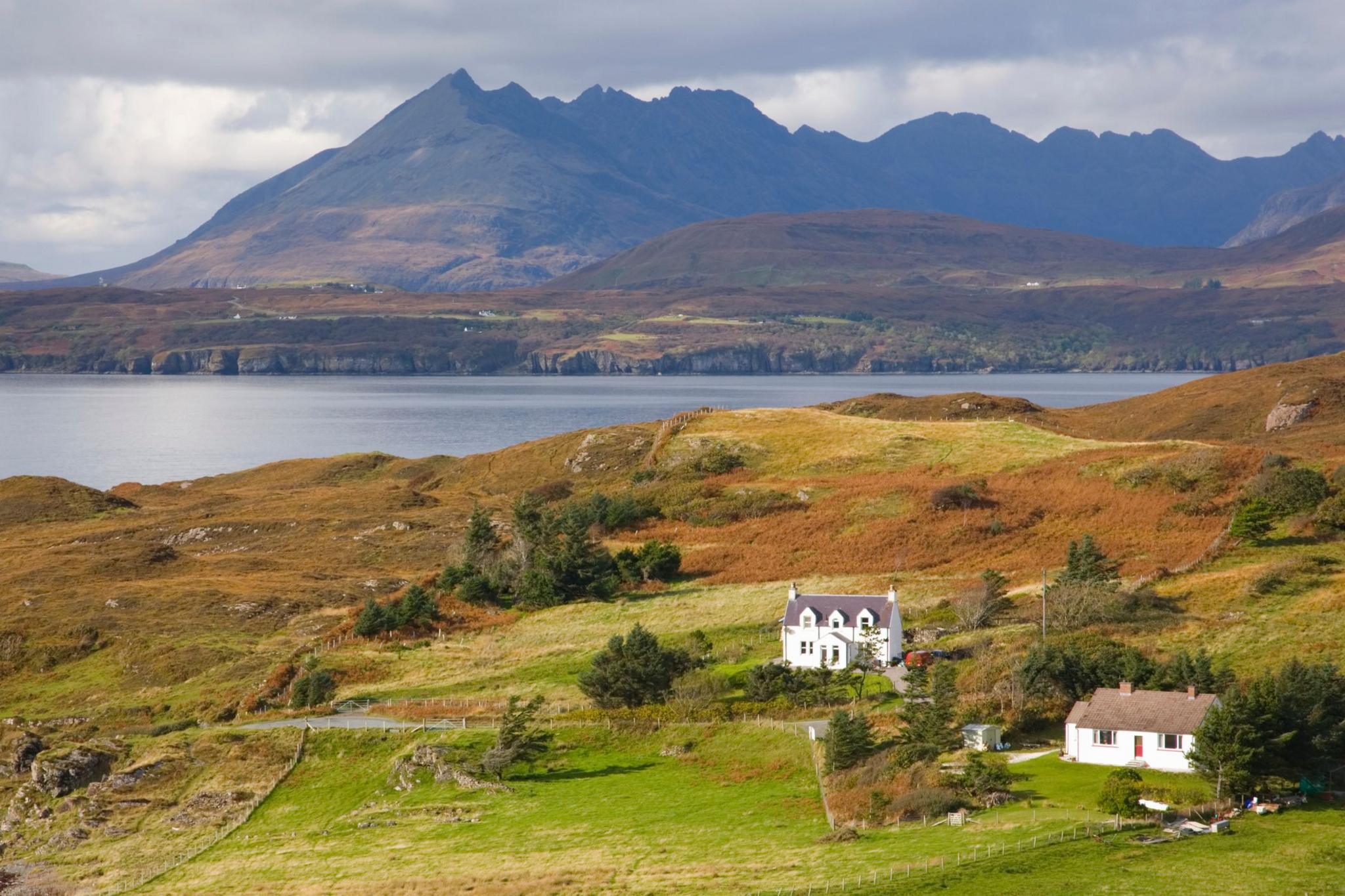 Tarsgabhaig, Slèite, An t-Eilean Sgitheanach leis a' Chuiltheann air fad às