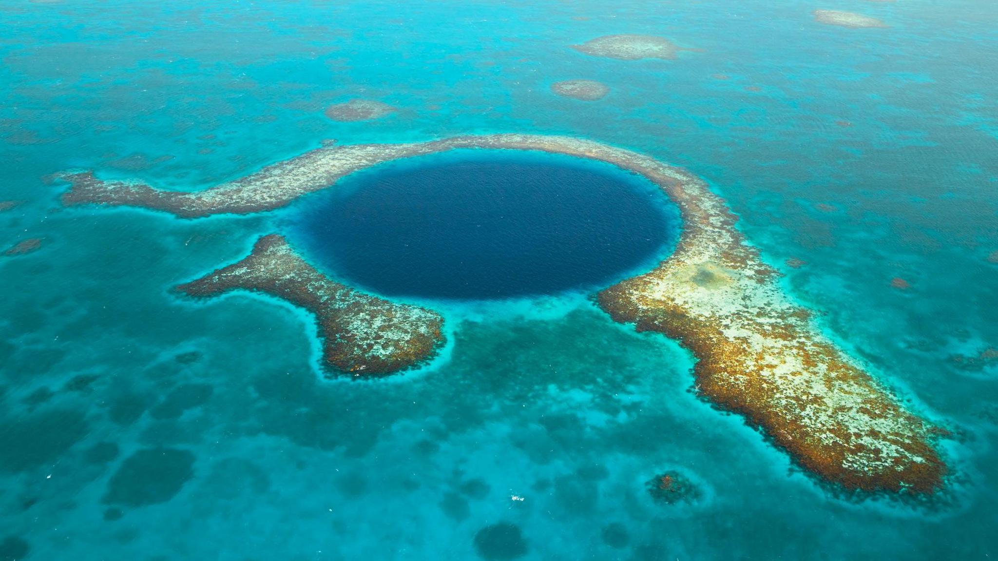 blue hole off the coast of Belize