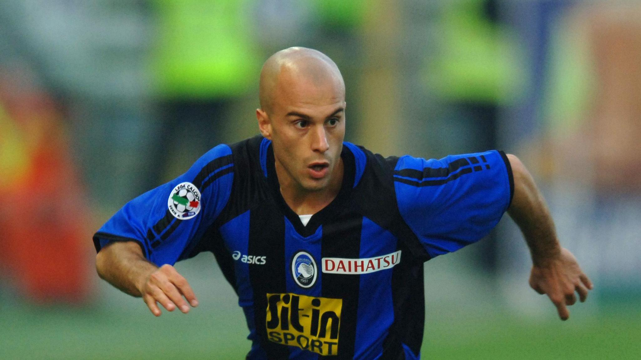 Andrea Soncin playing for Atalanta in a Serie A match against Parma on October 29, 2006