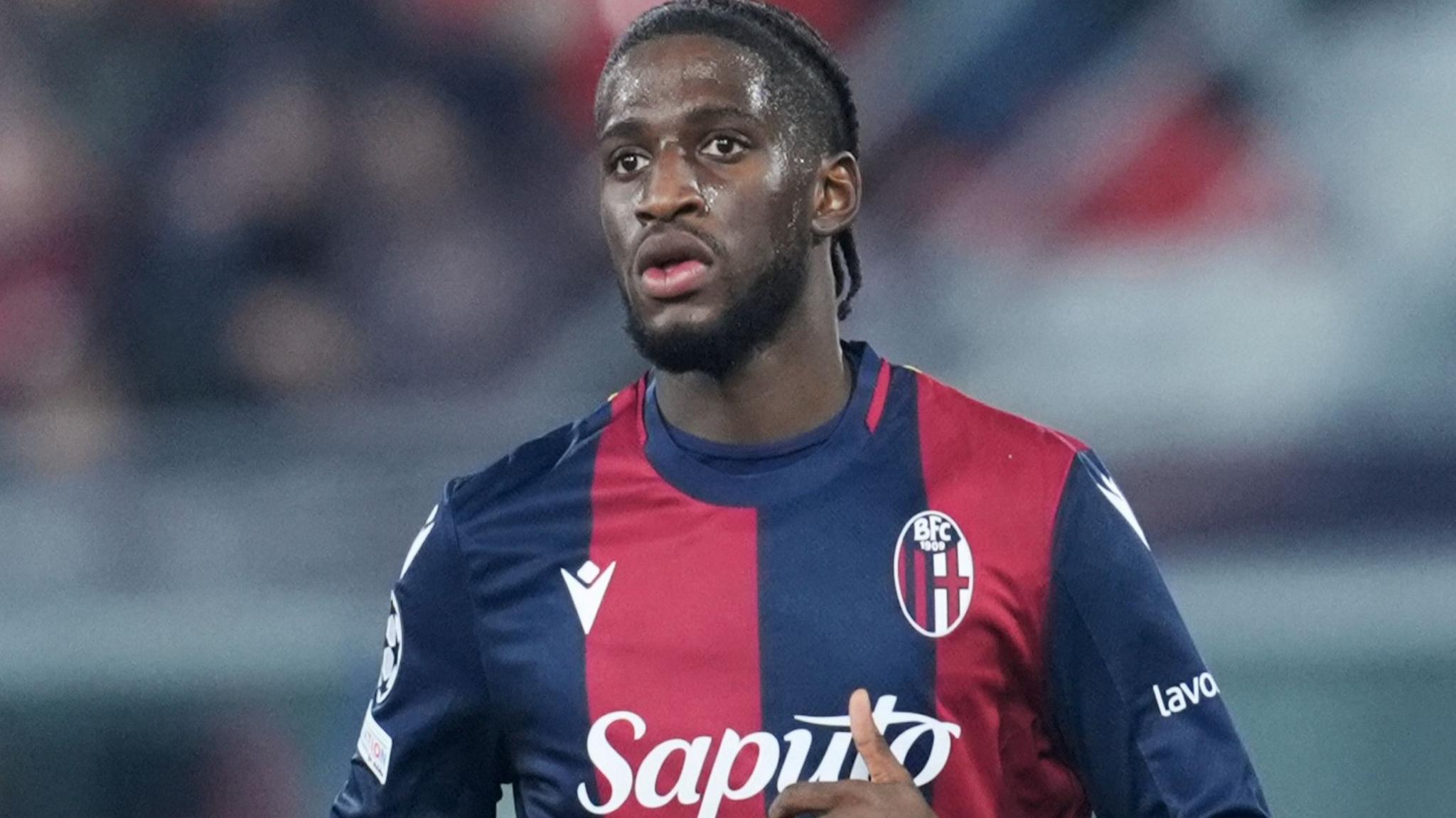 Samuel Iling-Junior in action for Bologna