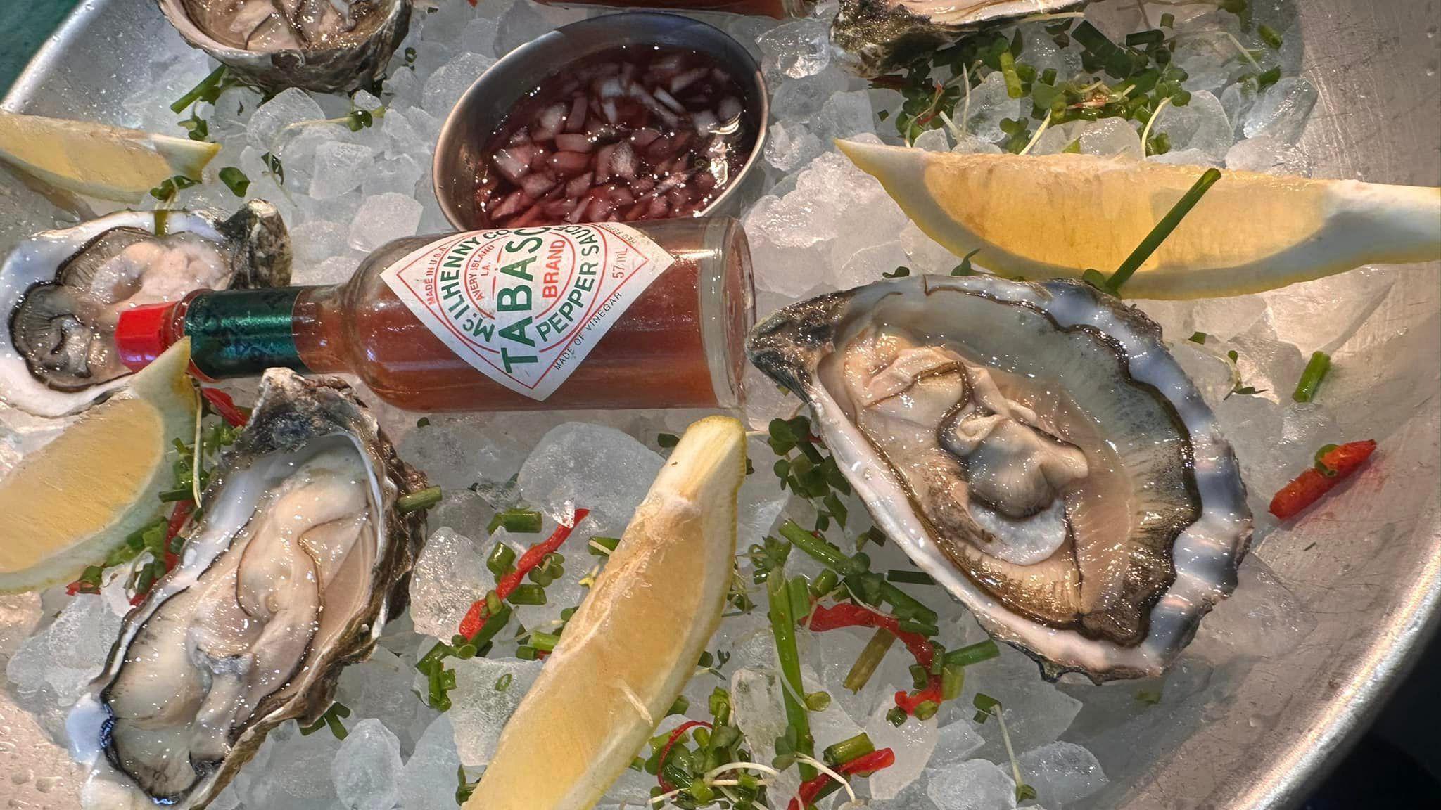 Oysters on ice at Lookout on the Pier