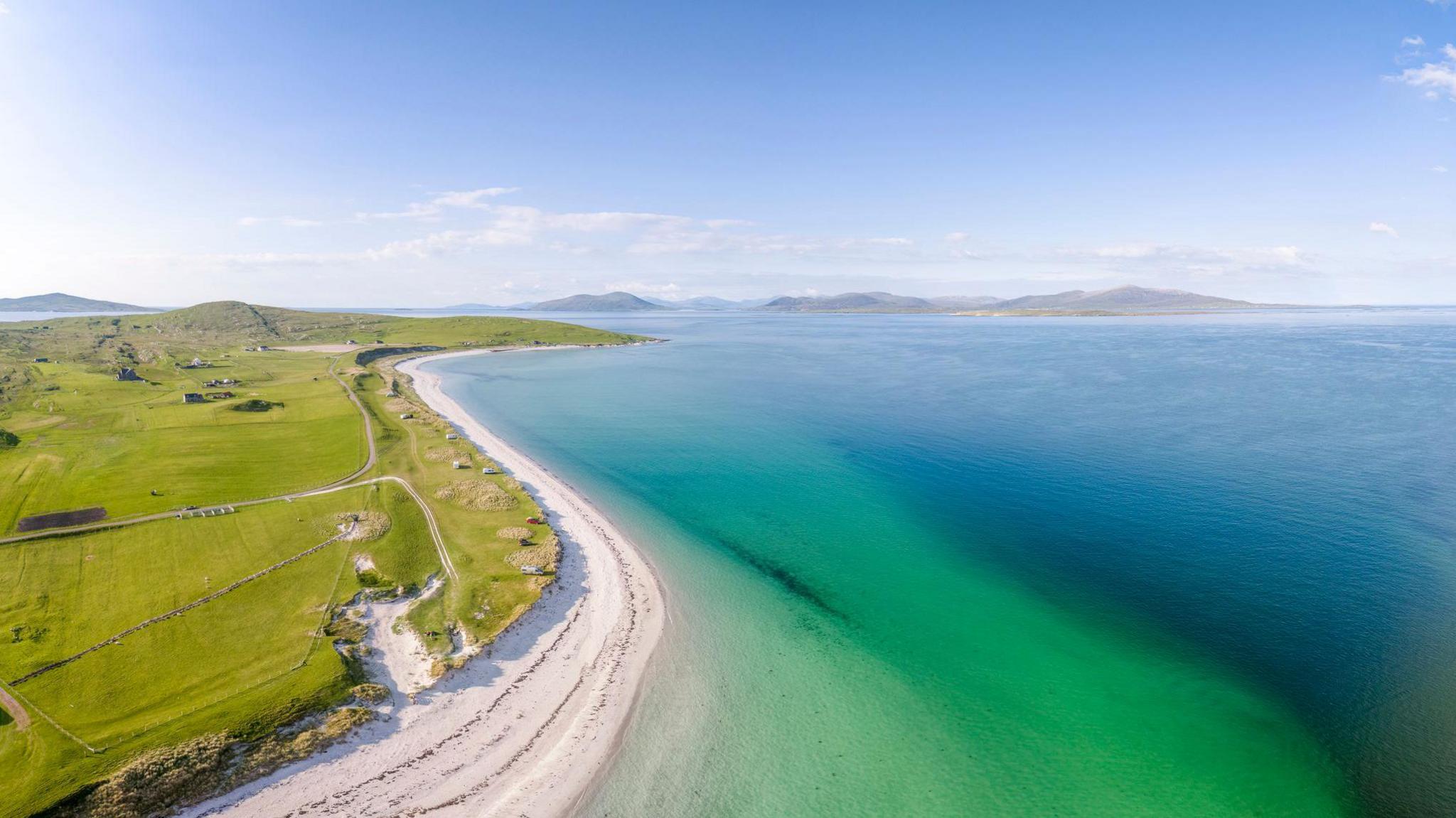 Bèarnaraigh na Hearadh, dealbh air a thogail le dròn