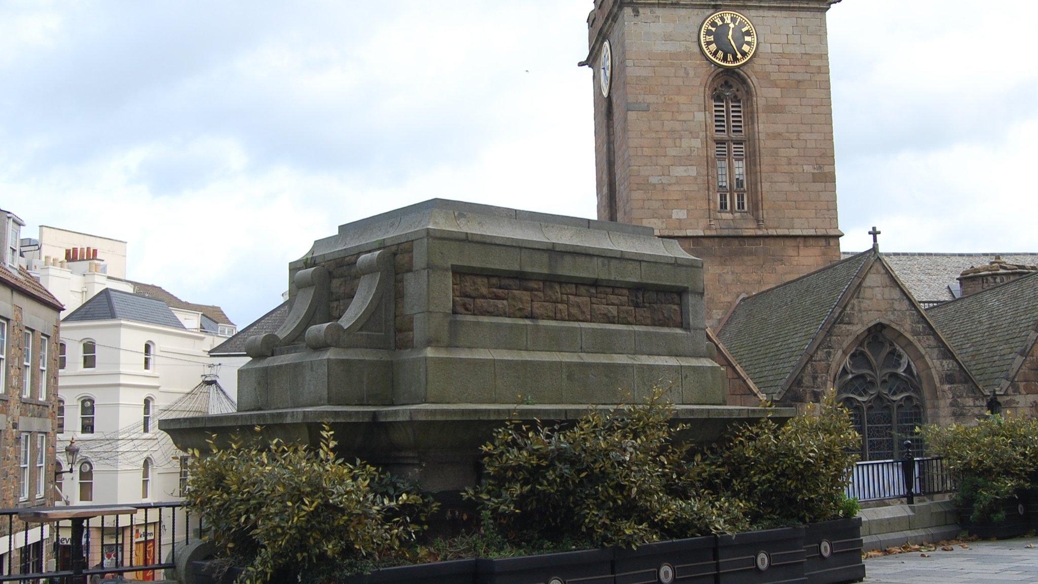 Empty plinth in Market Square