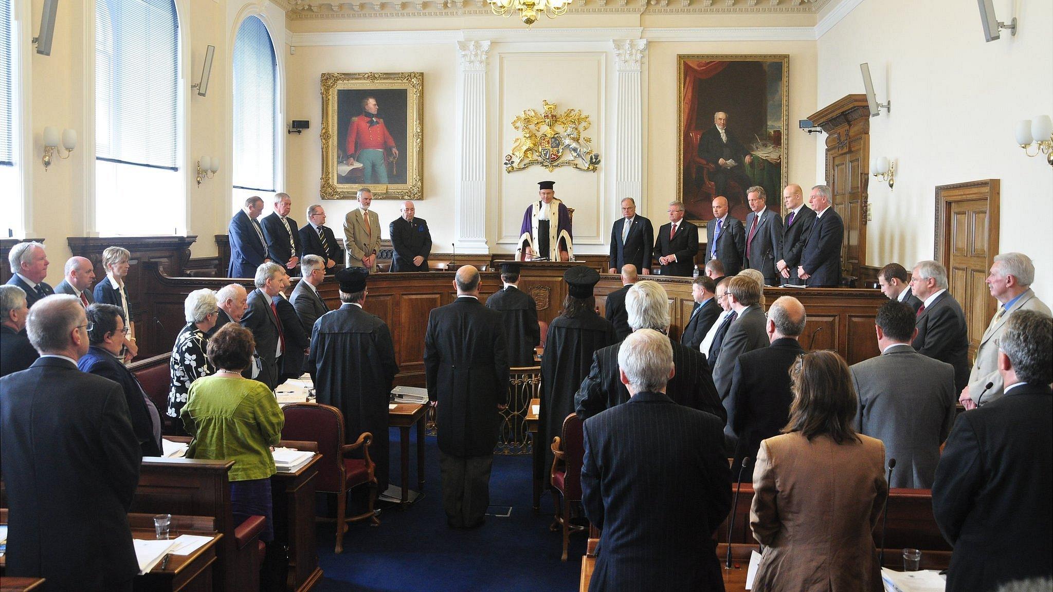 States meeting in the Royal Court building