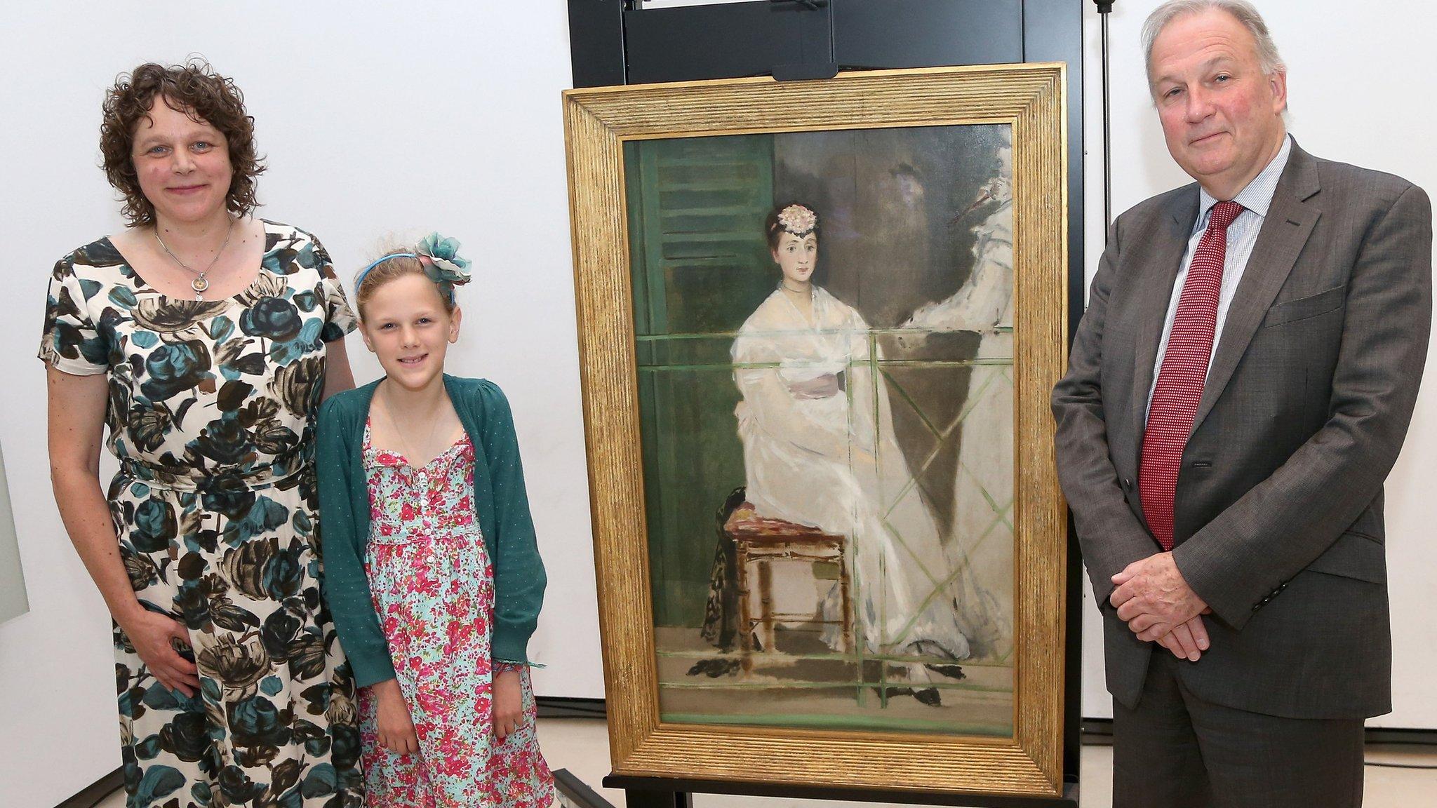 Mara Talbot, Vicky Hirsh and Ashmolean director Dr Christopher Brown