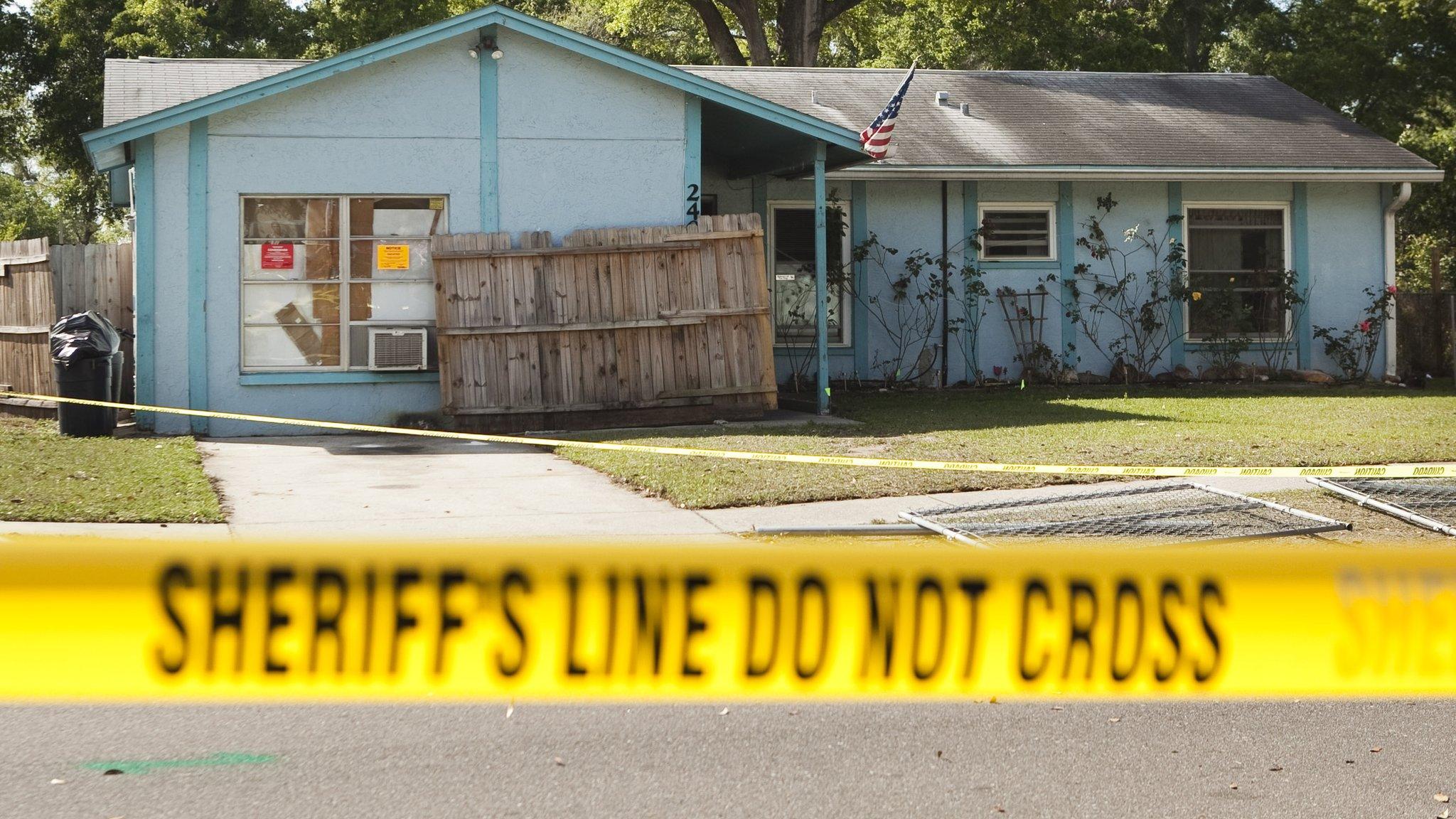 Florida sinkhole home before demolition