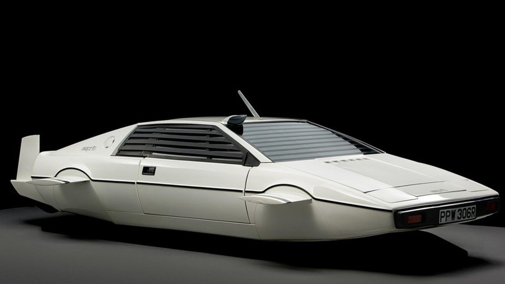 James Bond's submarine Lotus Esprit