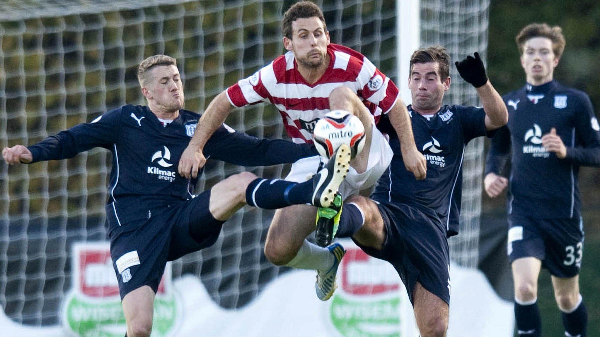 Hamilton and Dundee players