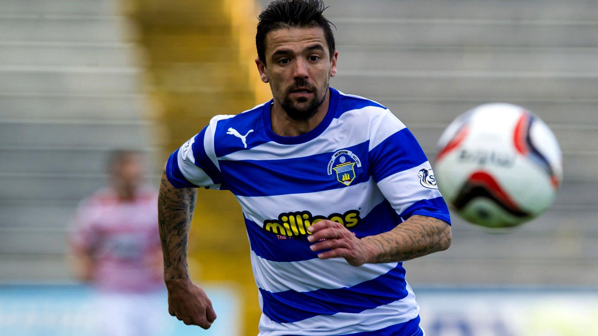 Nacho Novo playing for Morton