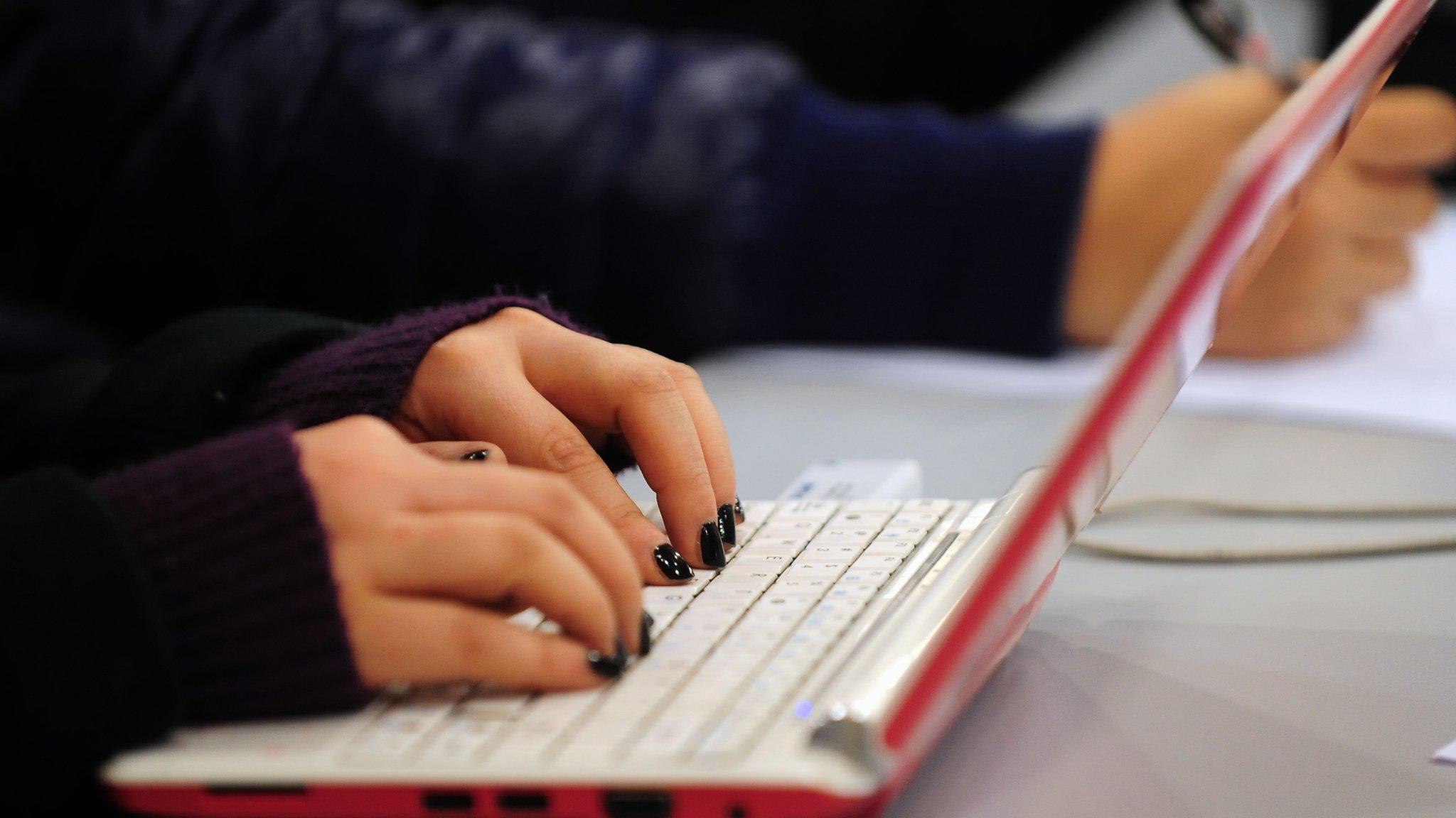 woman with lap-top