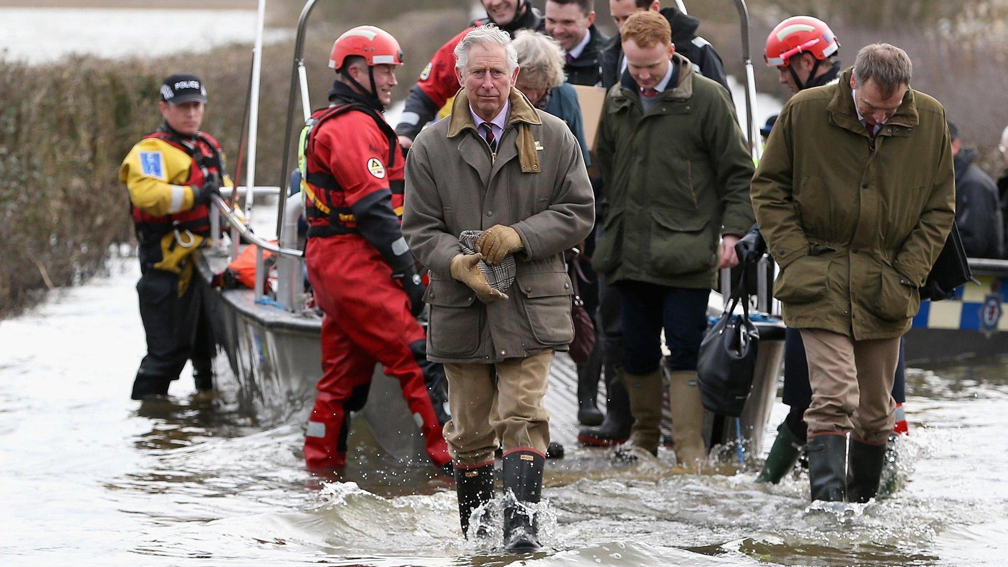 Prince of Wales leaves boat in Somserset on 4 February 2014