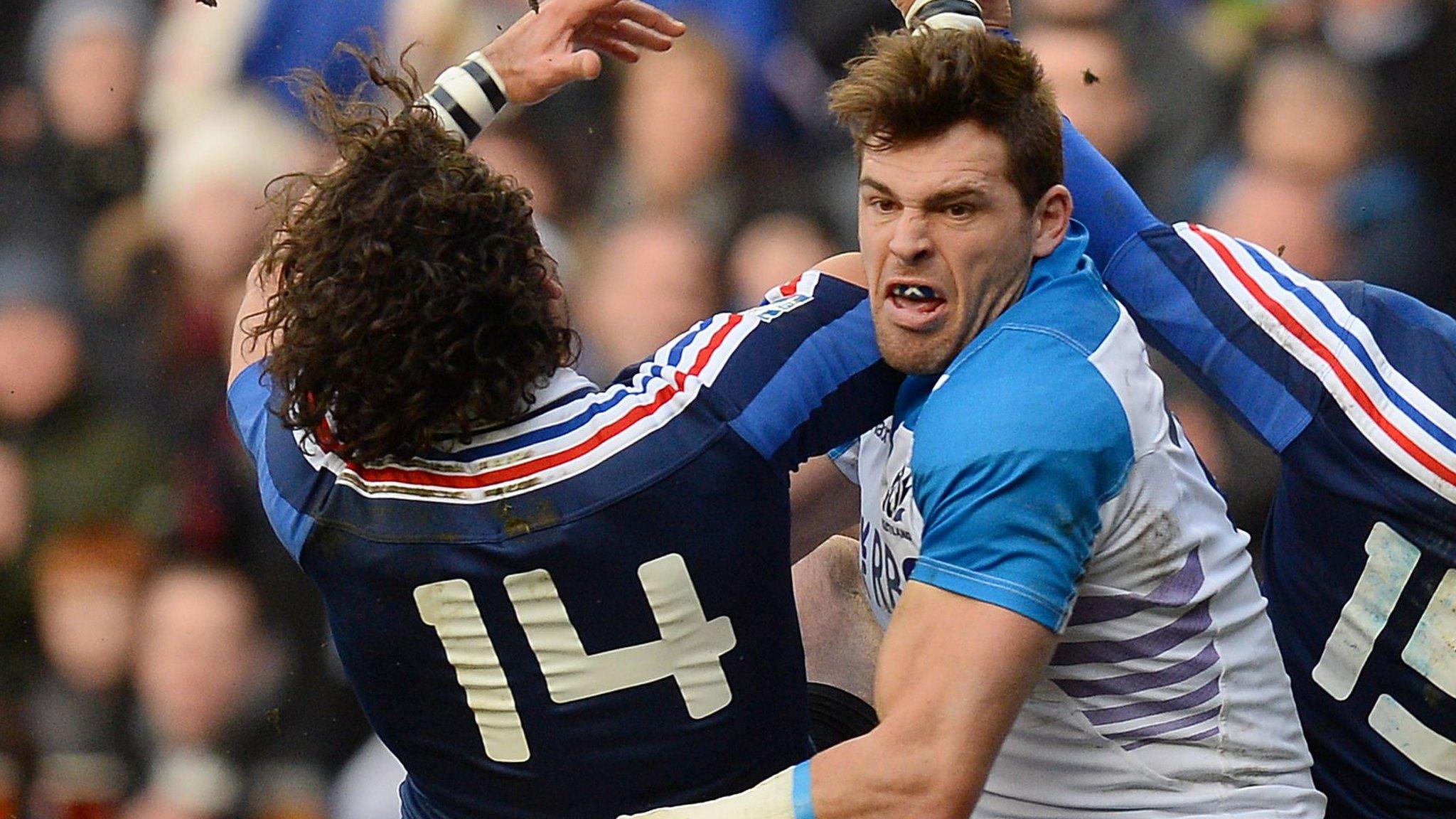 Scotland's Sean Lamont (centre) in action against France