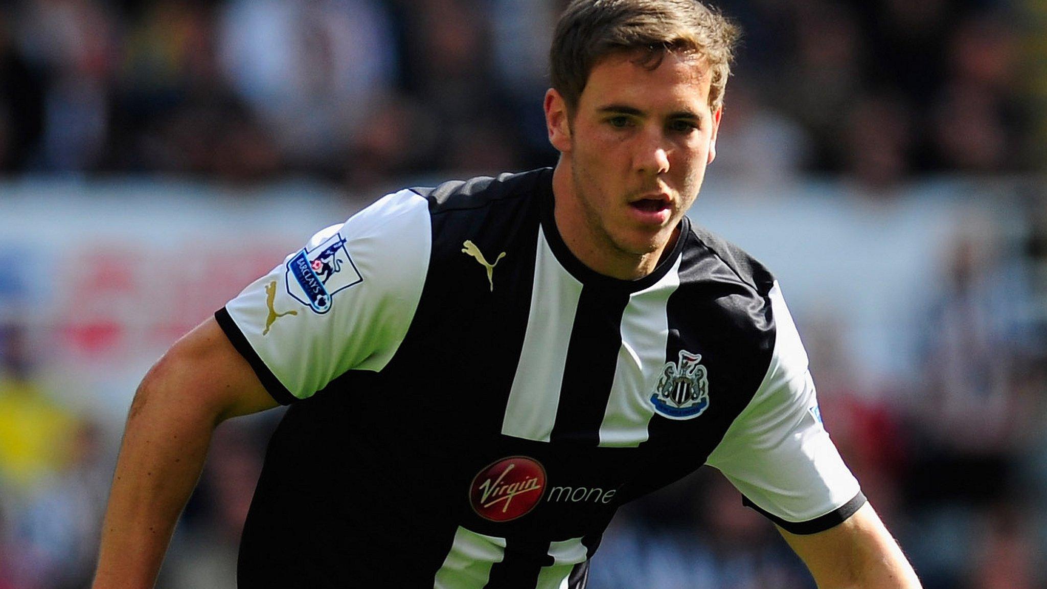 Newcastle midfielder Dan Gosling