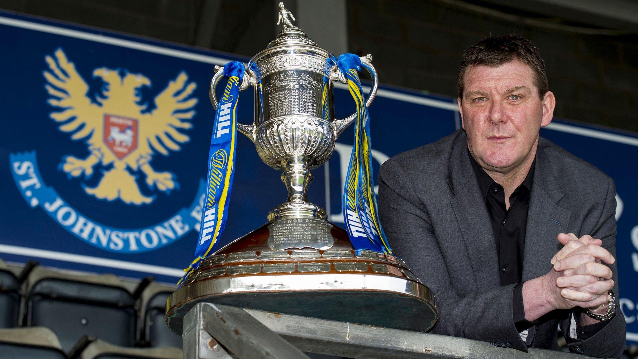 St Johnstone manager Tommy Wright with the Scottish Cup