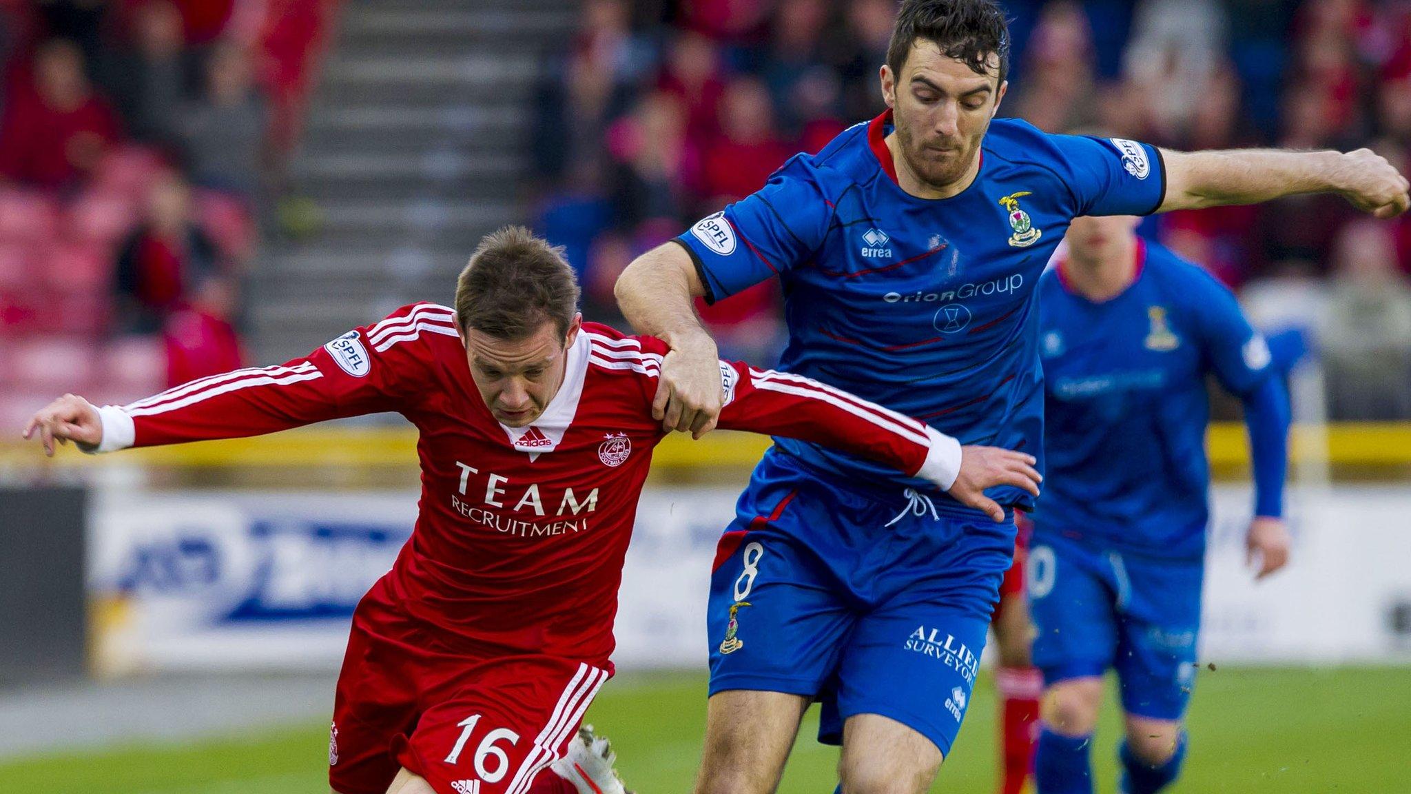 Peter Pawlett gets beyond Ross Draper