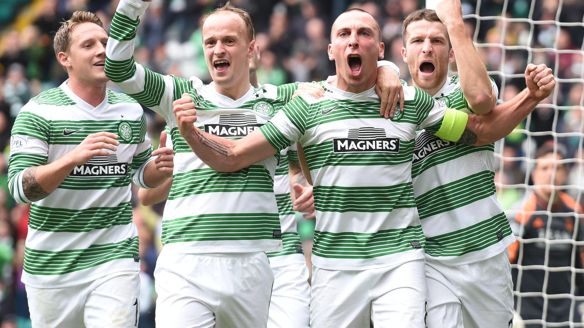 Celtic celebrate a Scott Brown goal