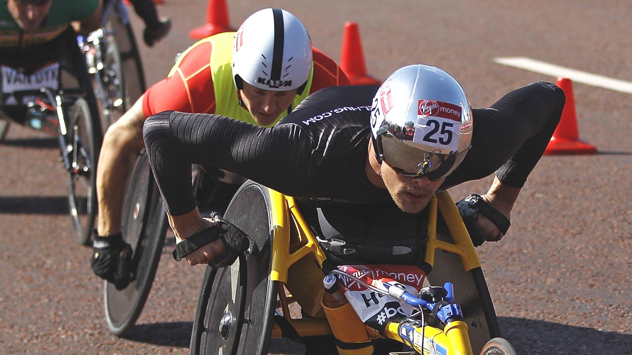 Marcel Hug leads David Weir at the London Marathon