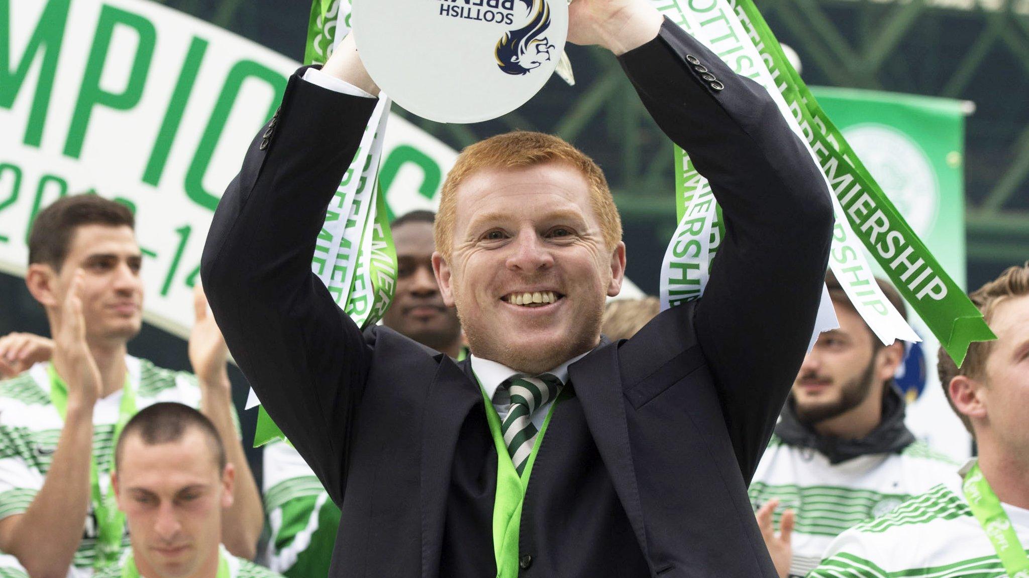 Neil Lennon with trophy