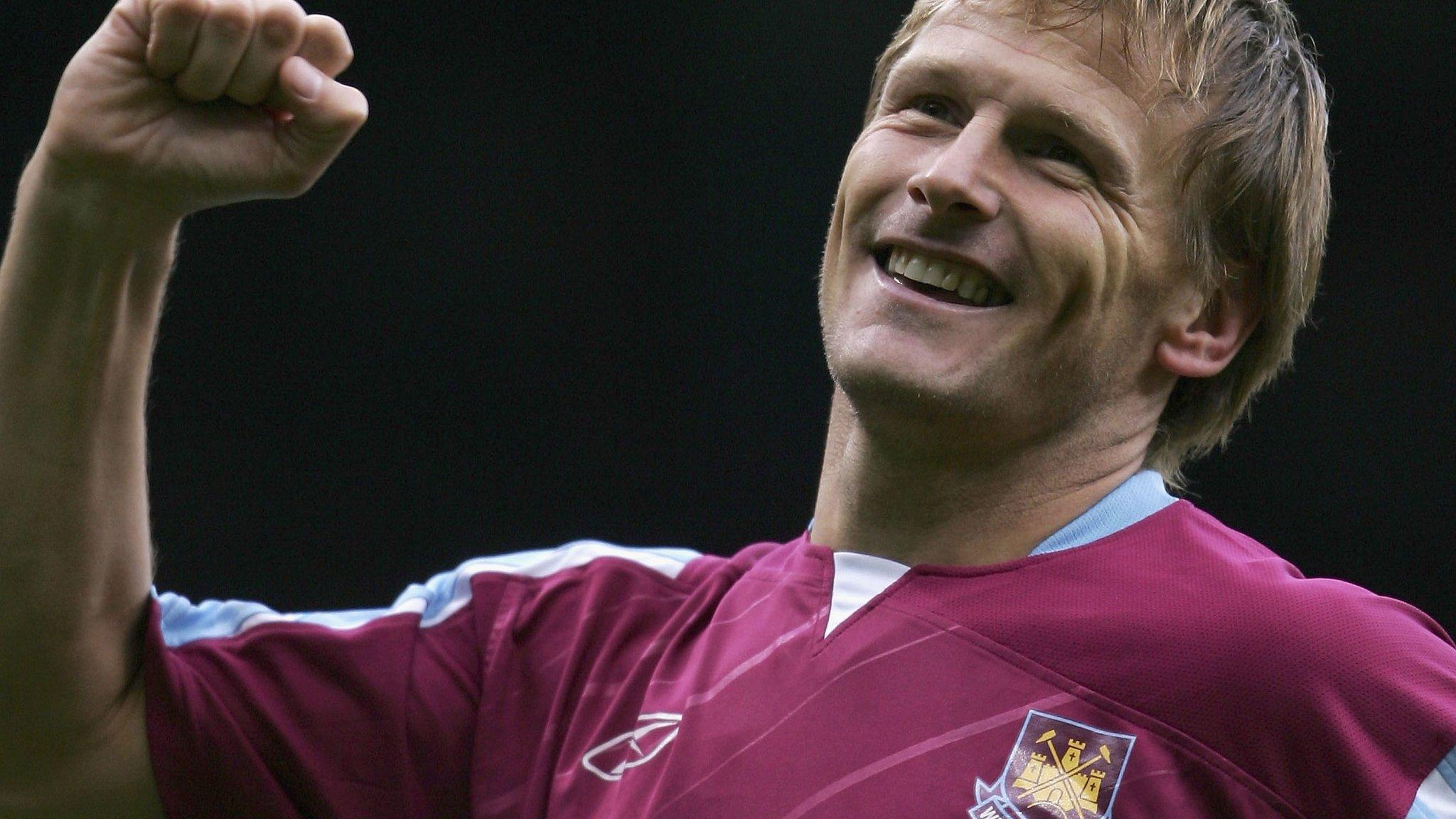 Teddy Sheringham as a West Ham player