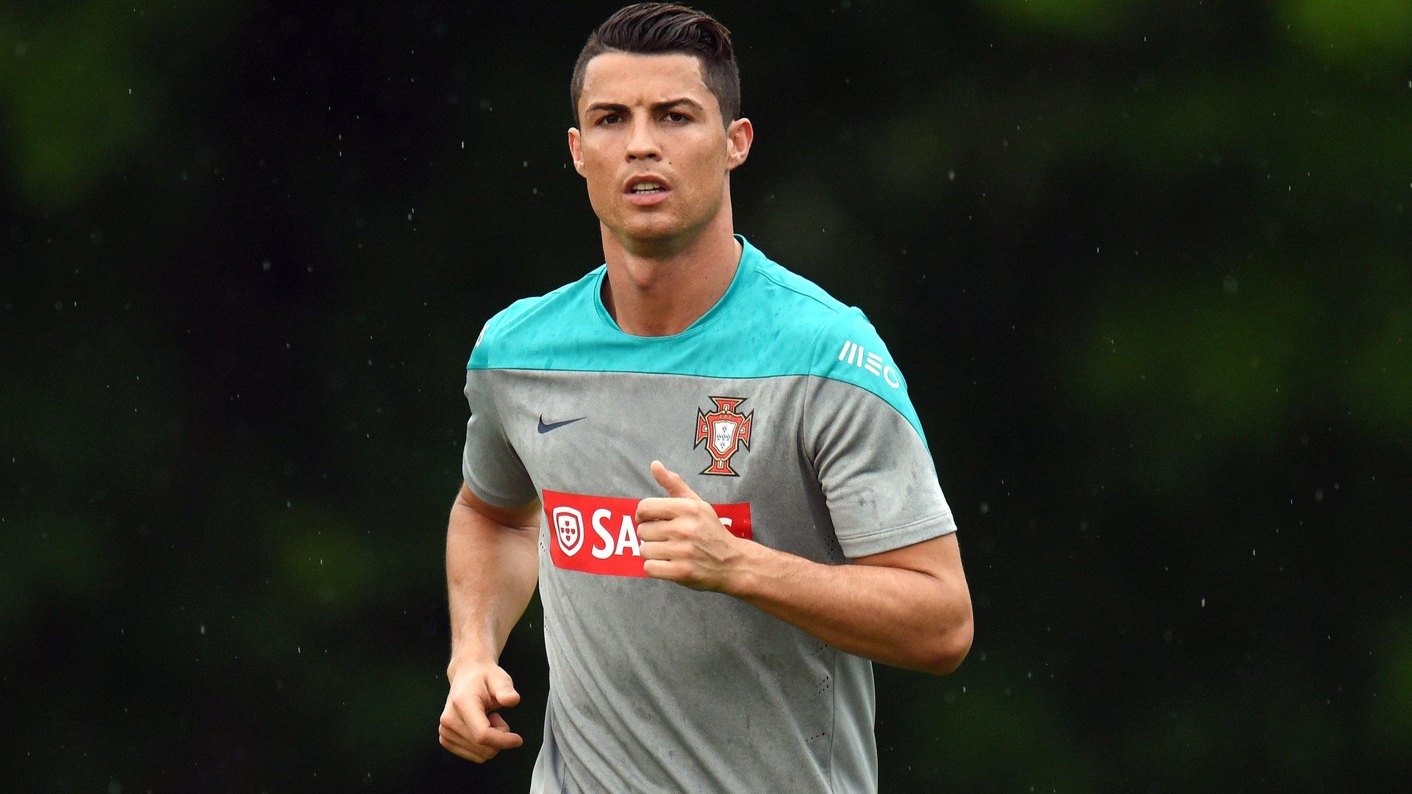 Cristiano Ronaldo trains in America