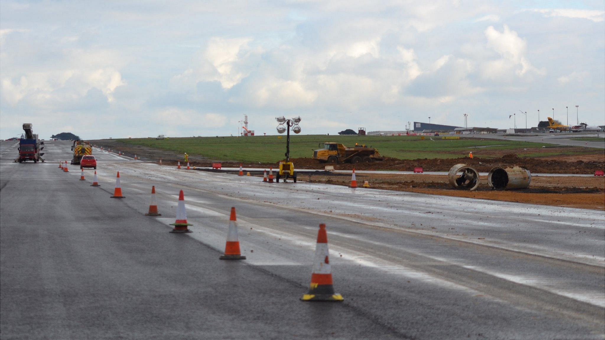 Work on the Guernsey Airport runway