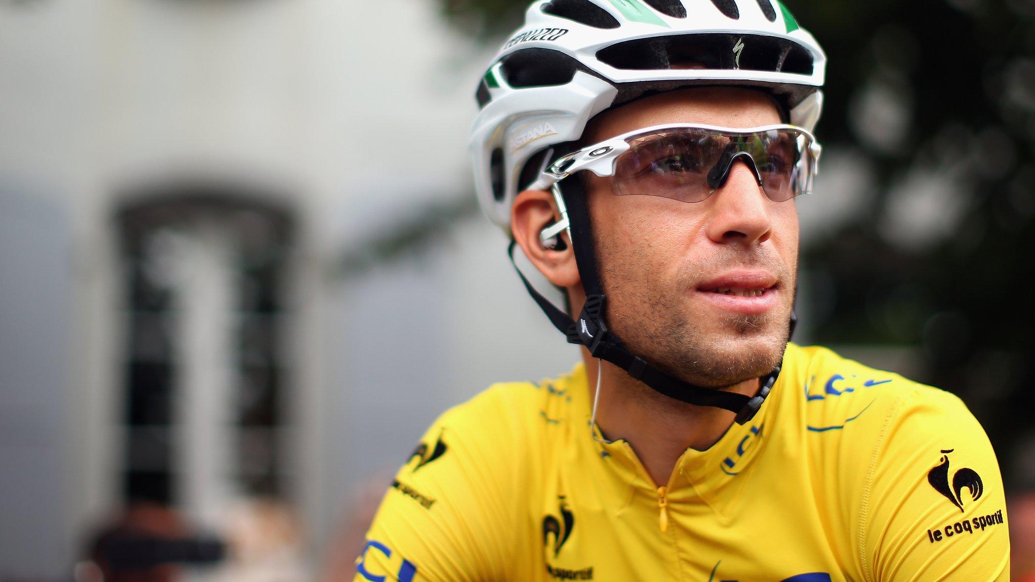 Vincenzo Nibali in the yellow jersey