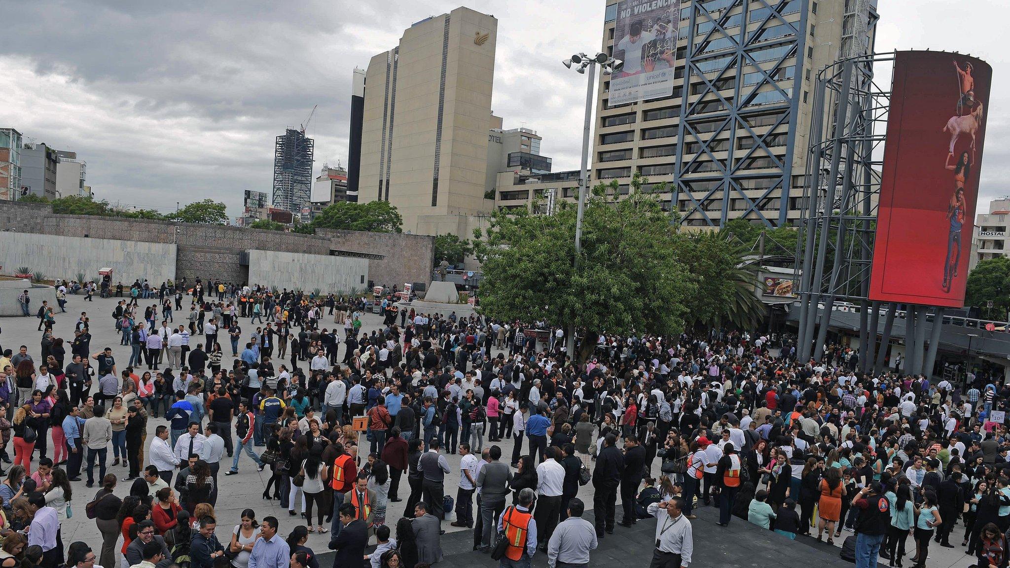 Evacuations due to earthquakes are common in Mexico, such as this on 8 may 2014