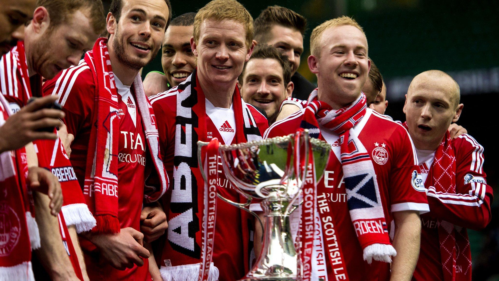 Aberdeen celebrate their League Cup win