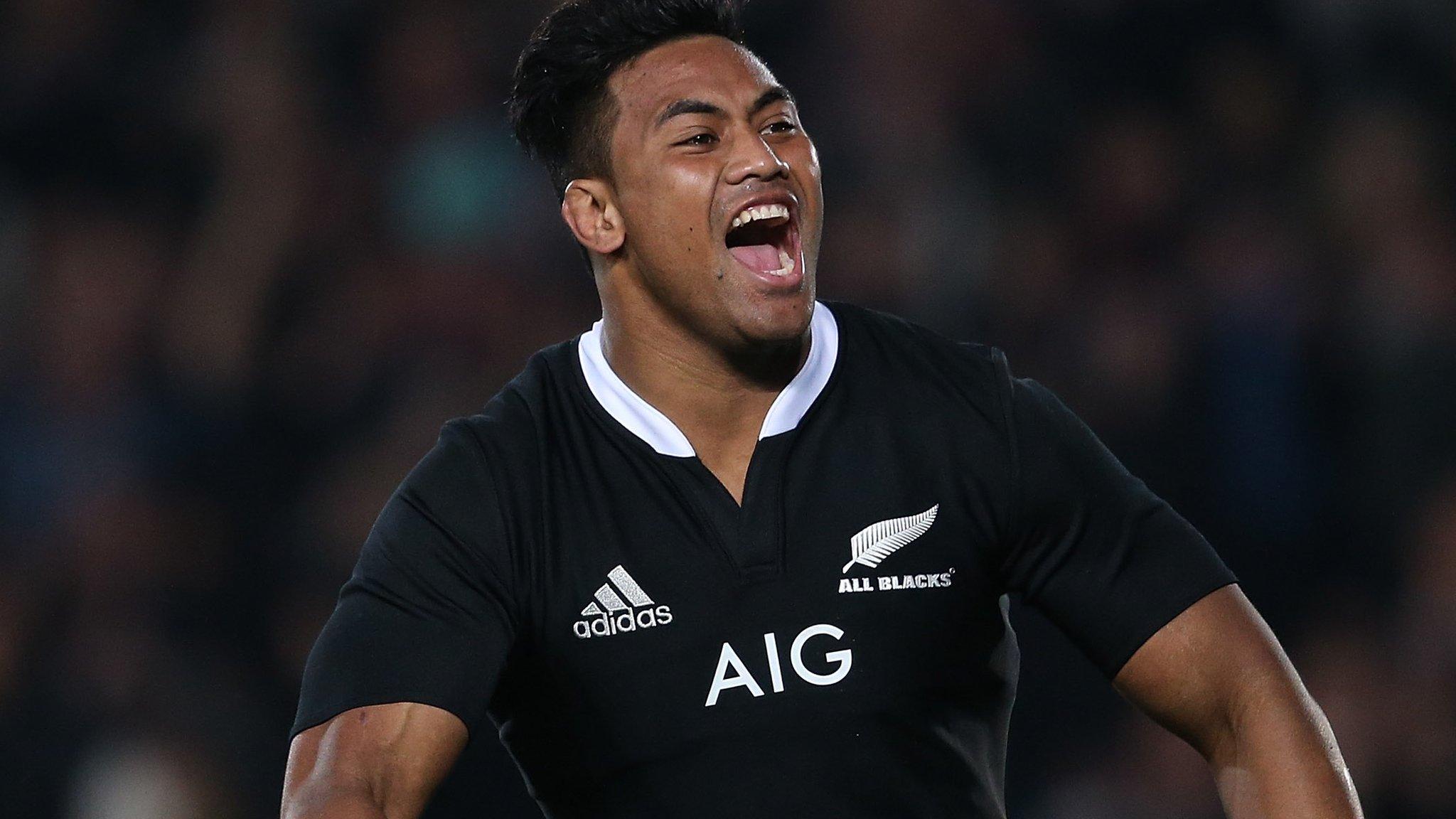 Julian Savea