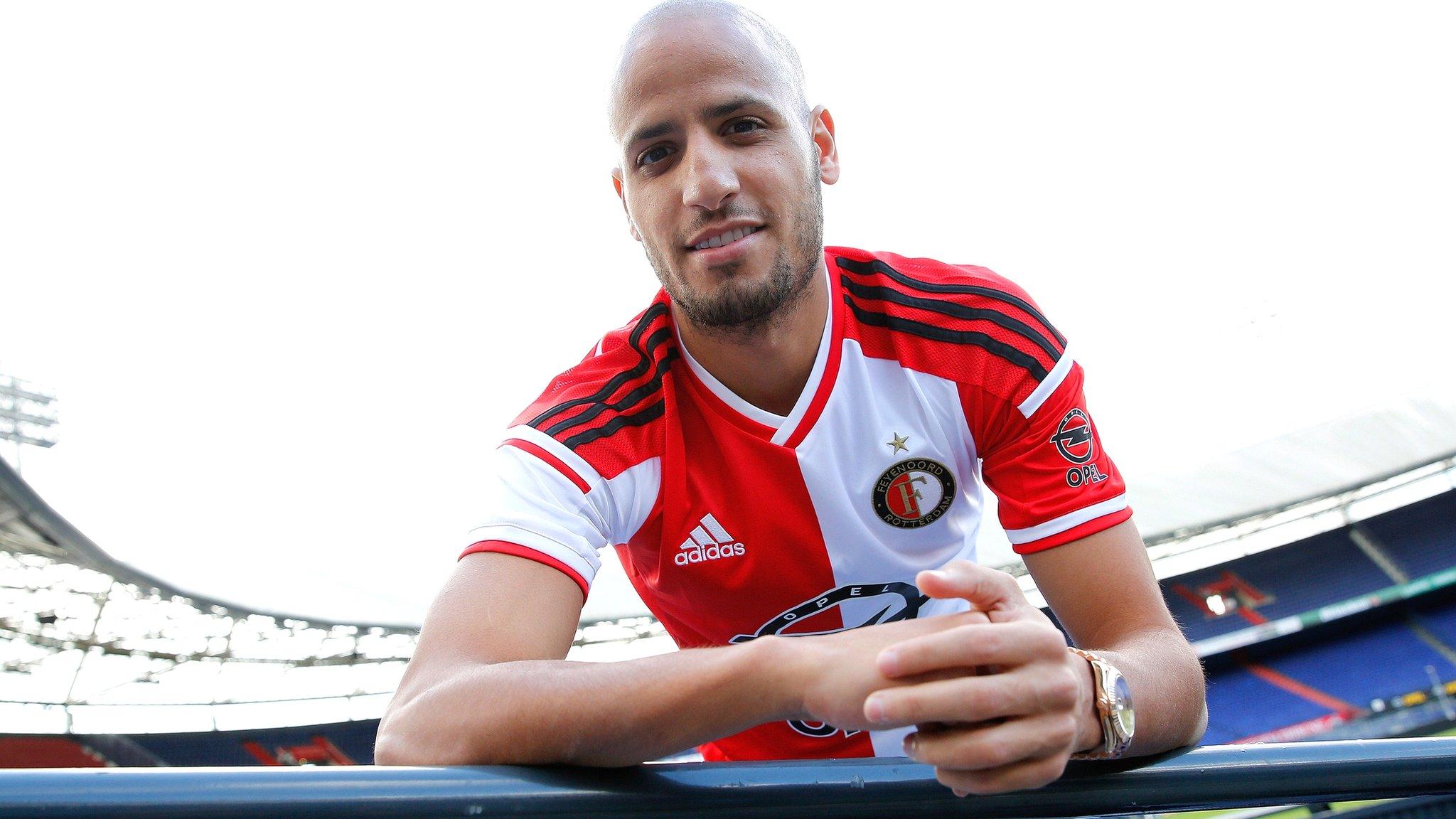 Karim El Ahmadi celebrates his return to Feyenoord