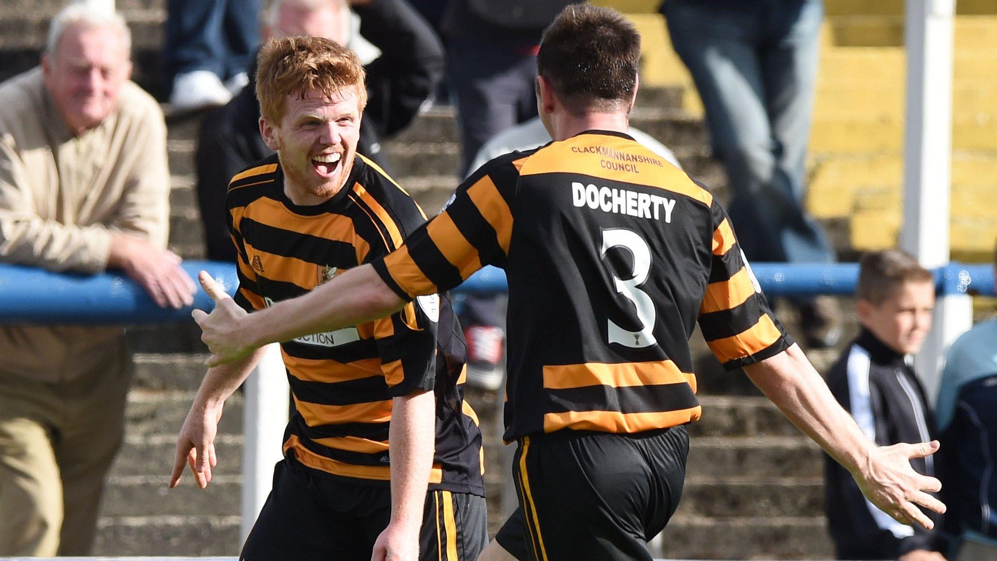 Alloa Athletic players celebrating