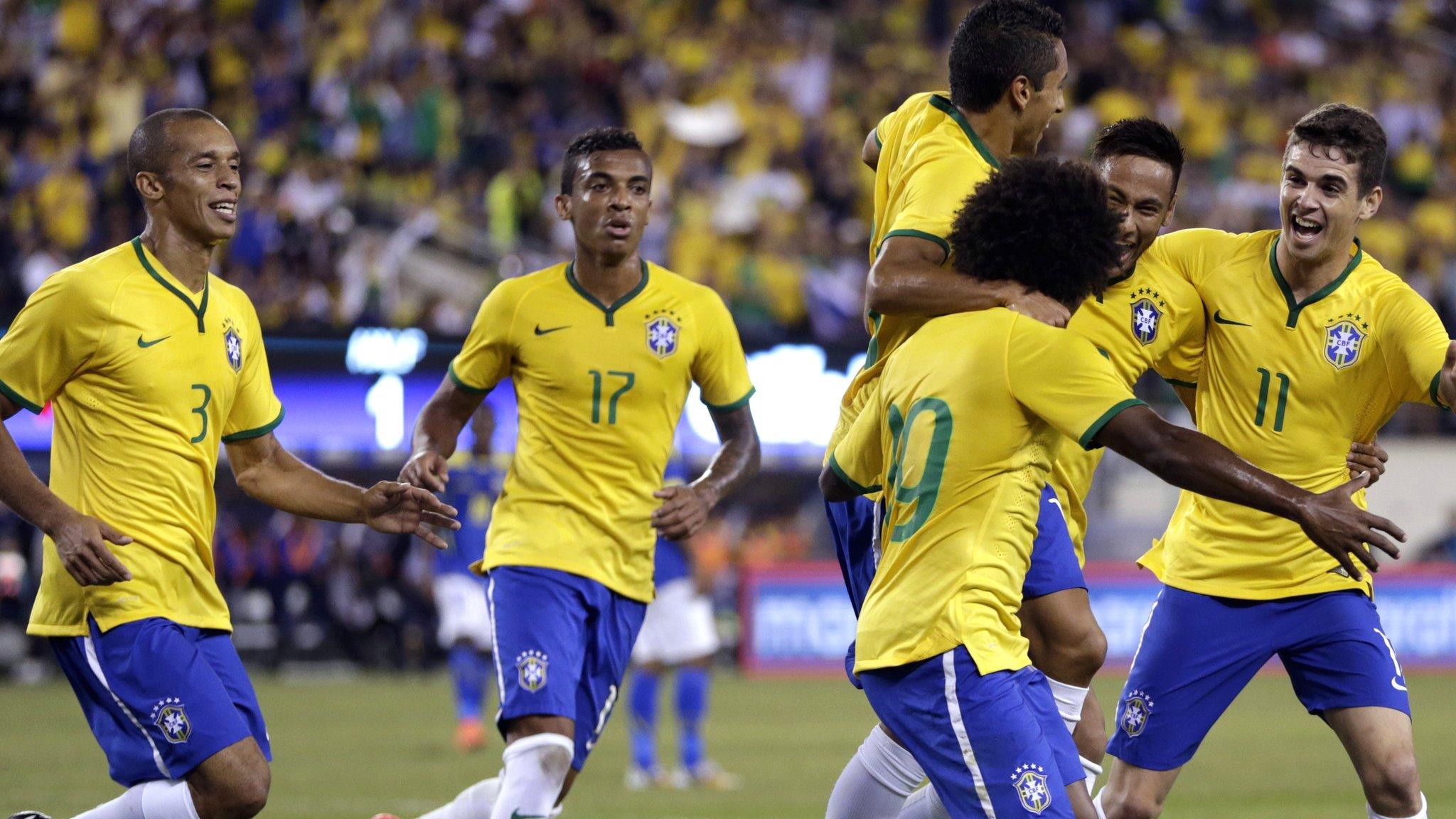 Brazil celebrate Willian's goal in New Jersey