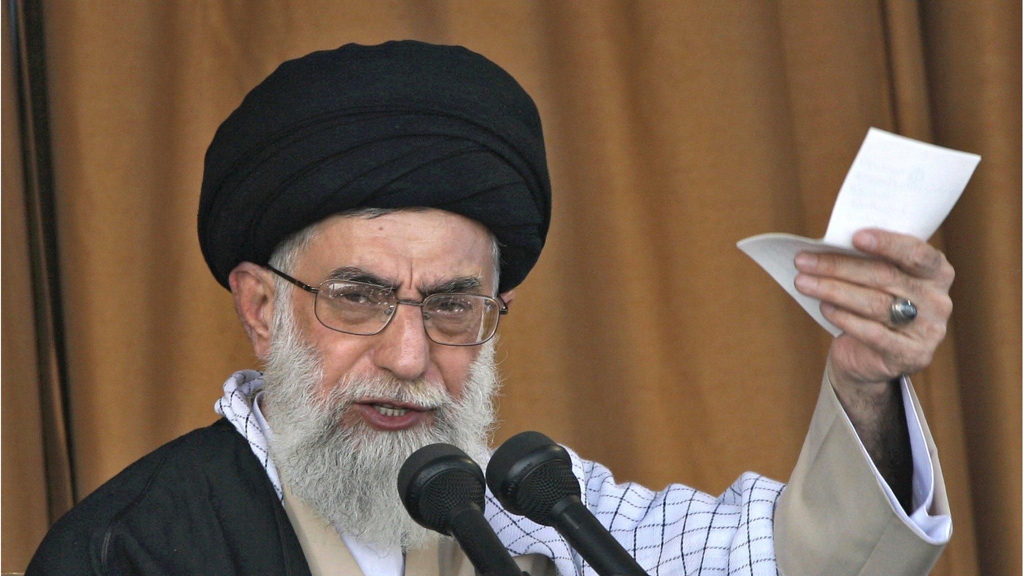 Ayatollah Ali Khamenei giving a speech in 2006