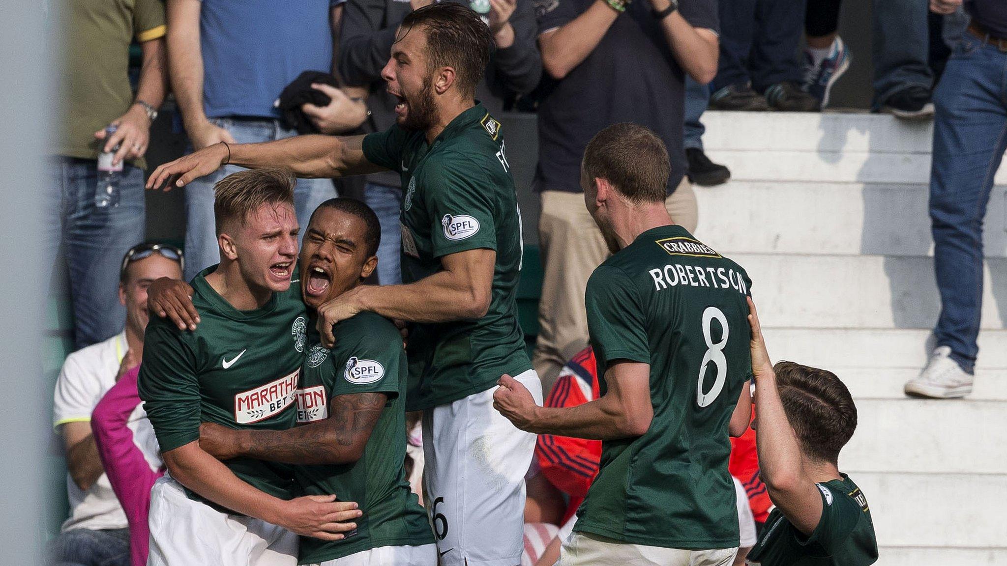 Hibernian players celebrating