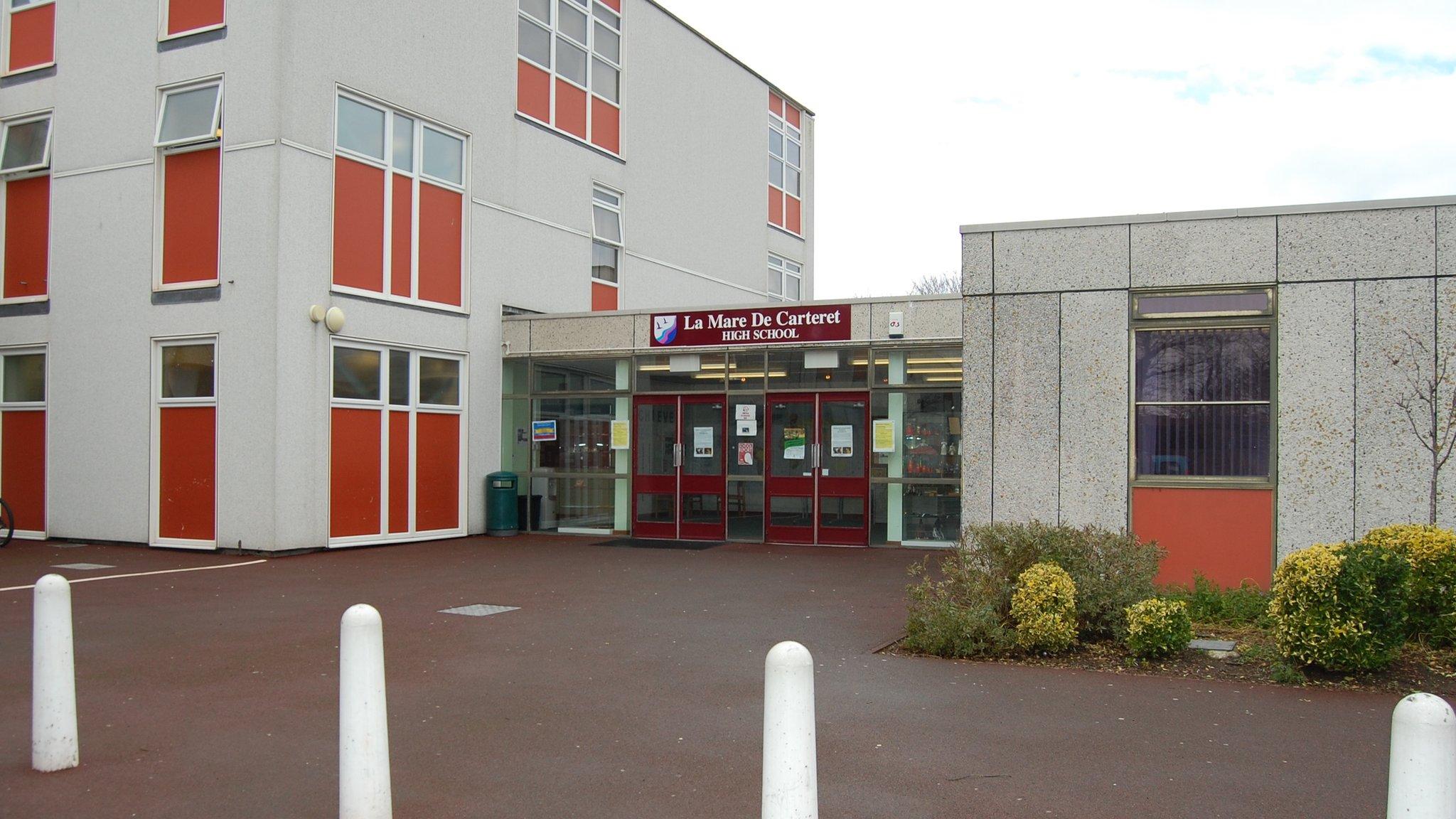 La Mare de Carteret High School, Guernsey