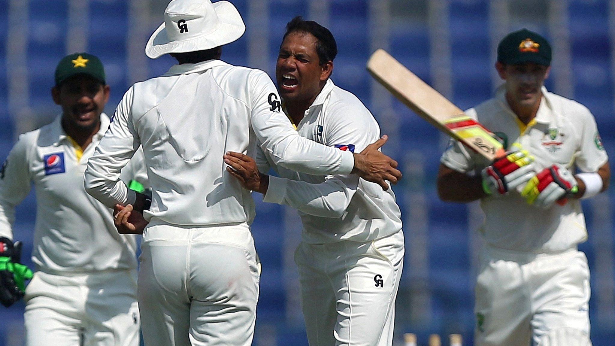 Pakistan celebrate another wicket against Australia in Abu Dhabi