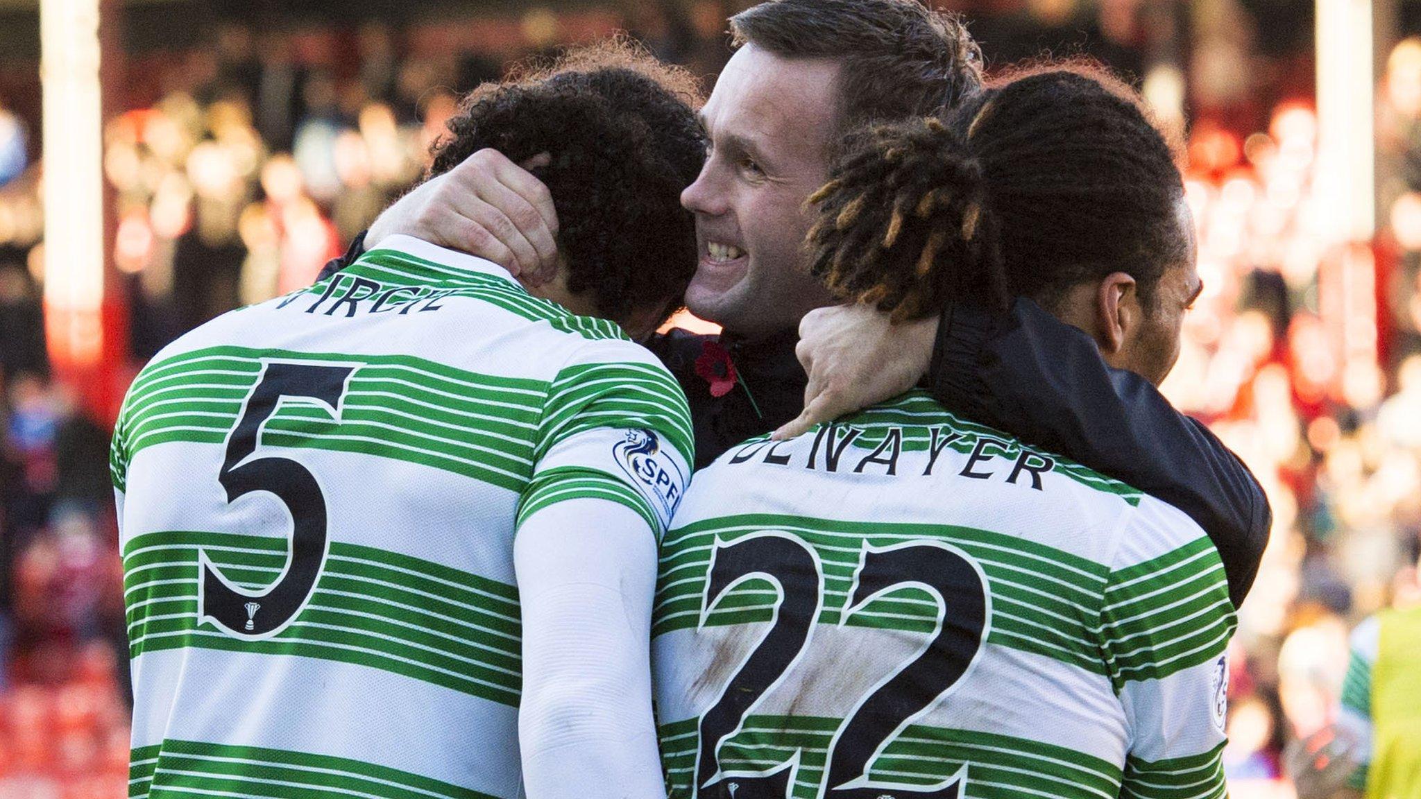 Celtic manager Ronny Deila (centre) congratulates Virgil van Dijk and Jason Denayer at the full time whistle