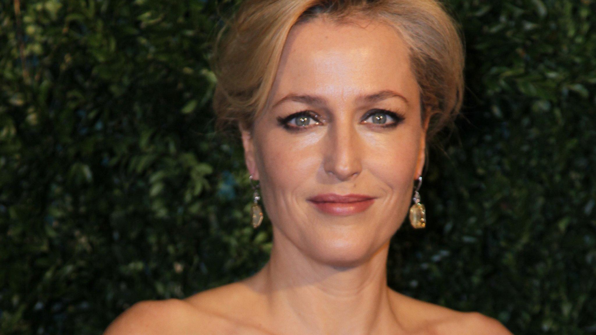 Gillian Anderson