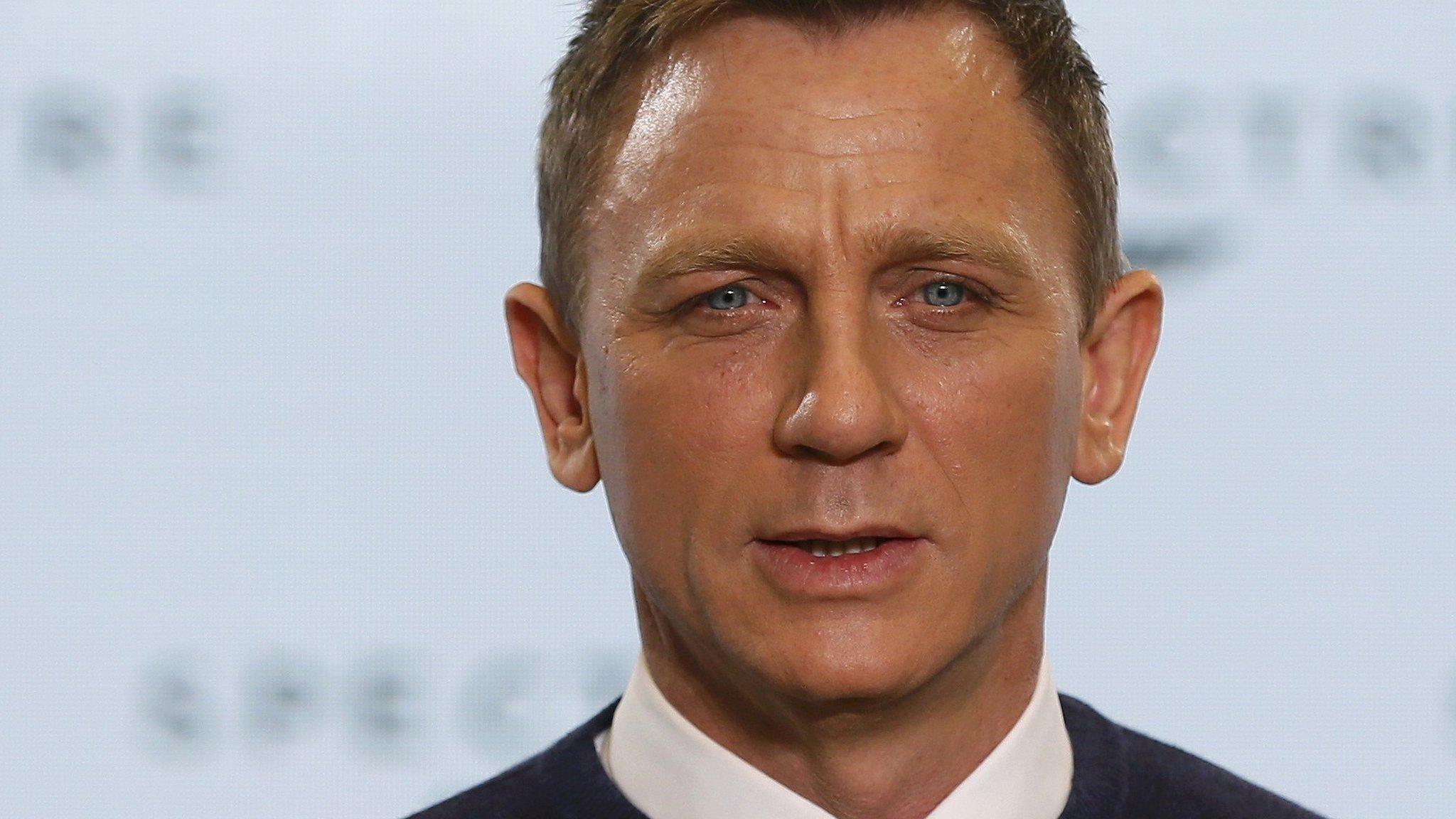 Daniel Craig