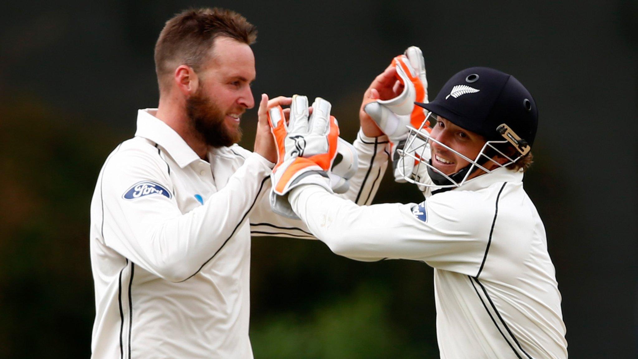 New Zealand's Mark Craig and BJ Watling