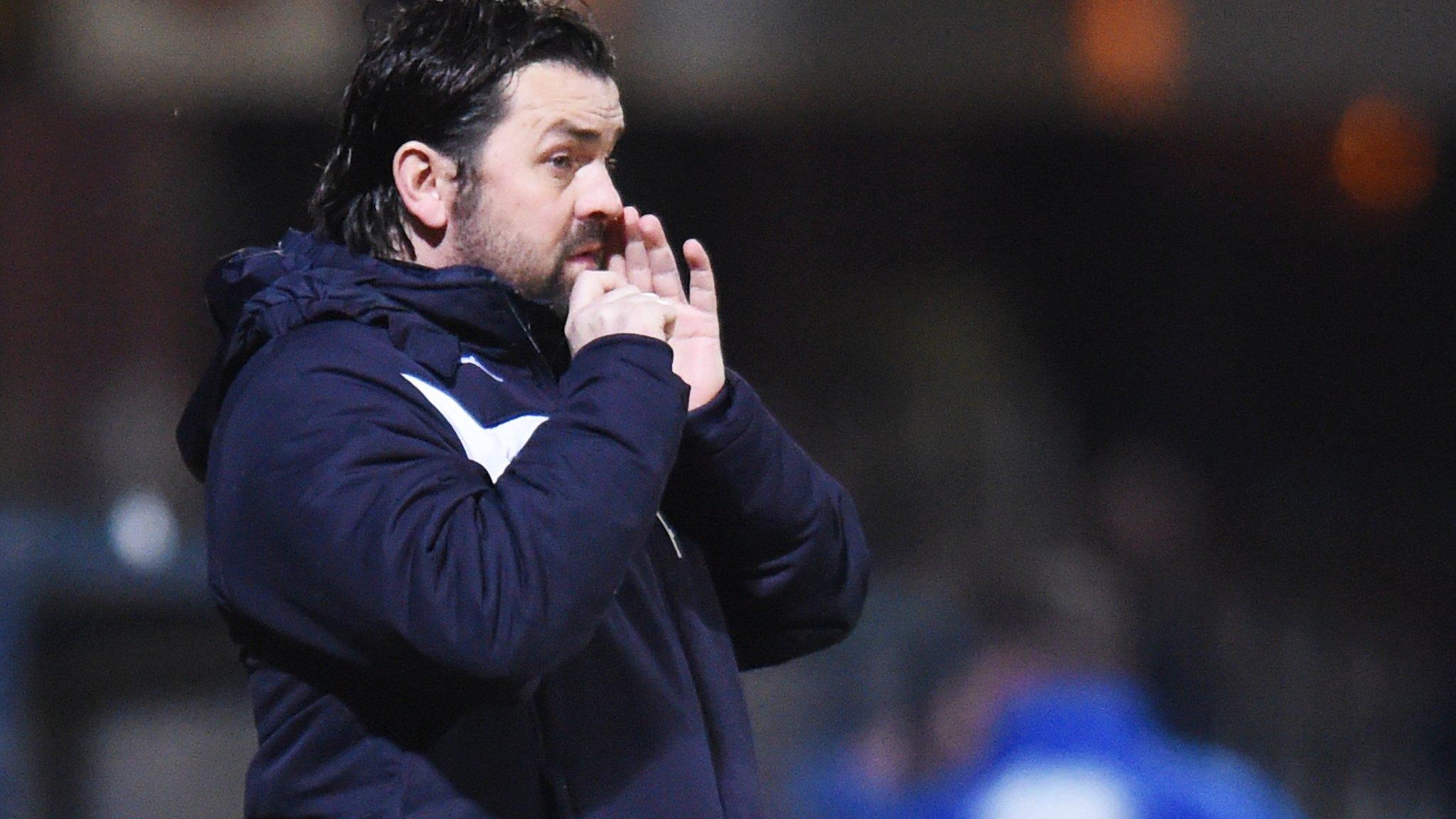 Dundee boss Paul Hartley