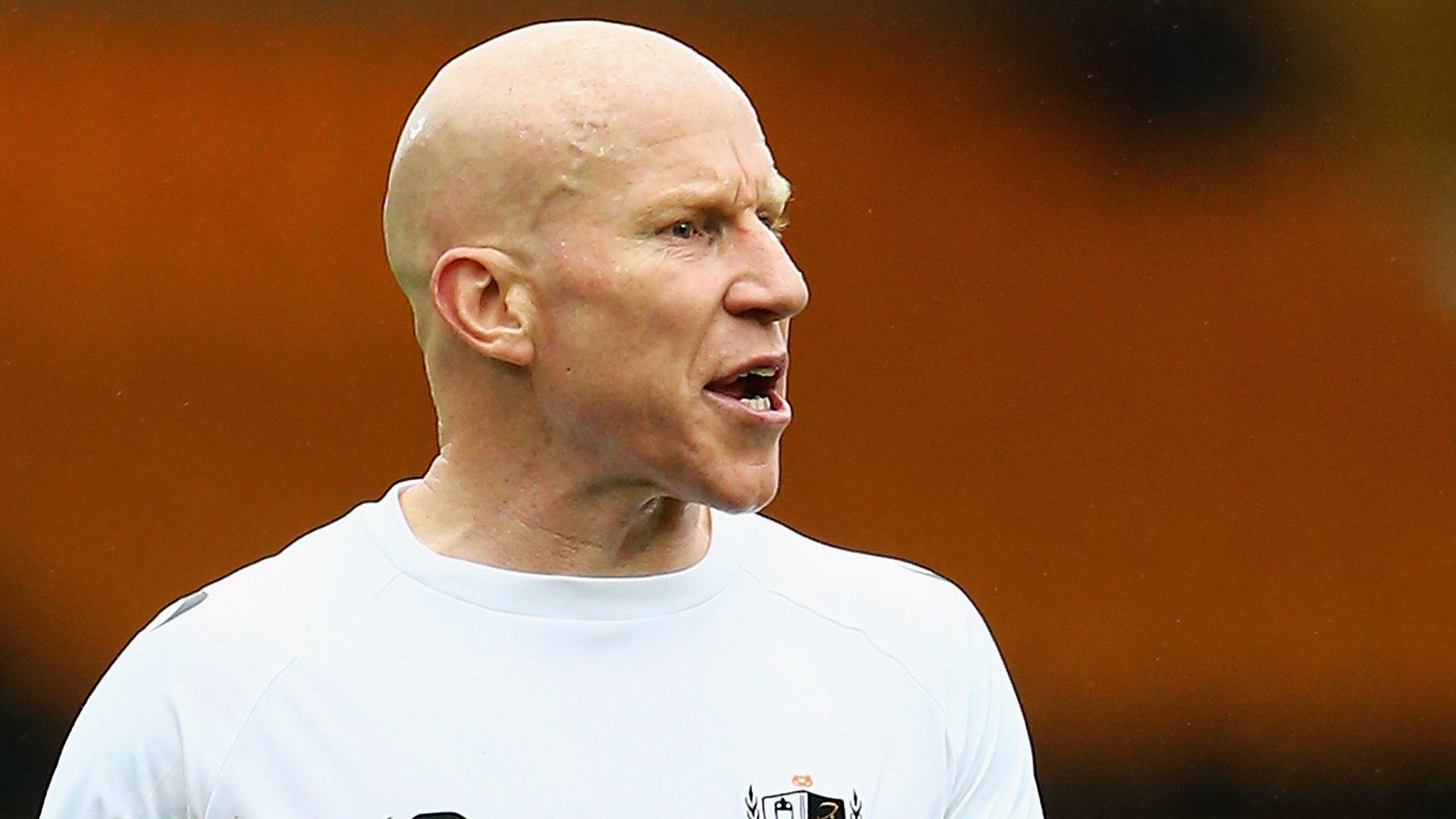 Lee Hughes