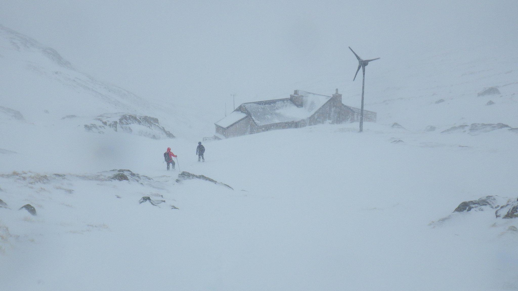 Snow falling near CIC Hut on Ben Nevis